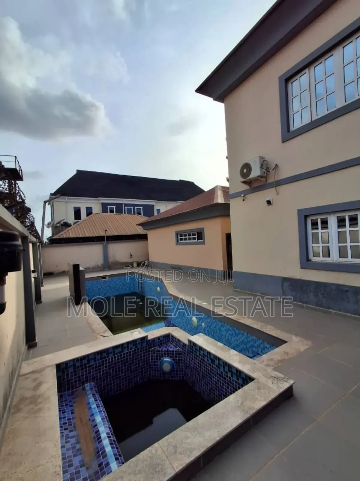 5bdrm Duplex in New London Baruwa for sale
