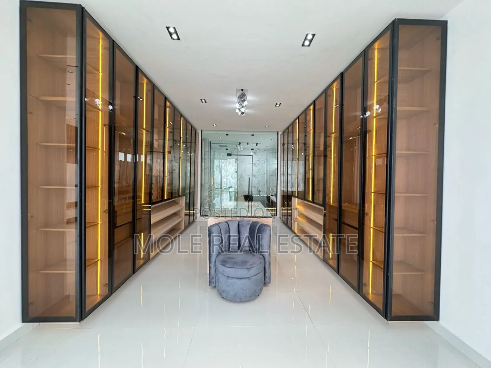 5bdrm Apartment in Ogudu Lagos for sale