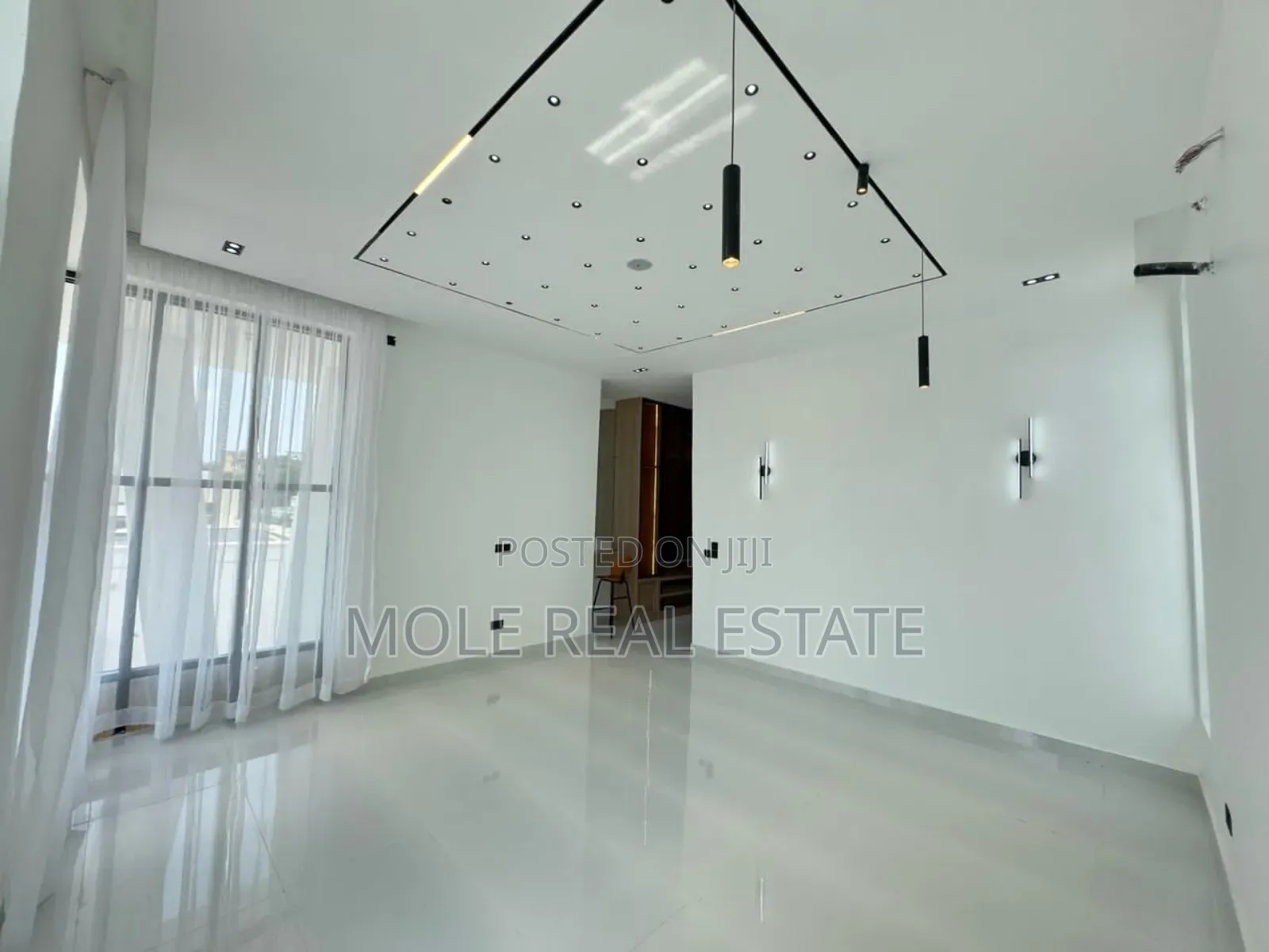 4bdrm Block of Flats in Gowon Estate Egbeda, Akowonjo for sale