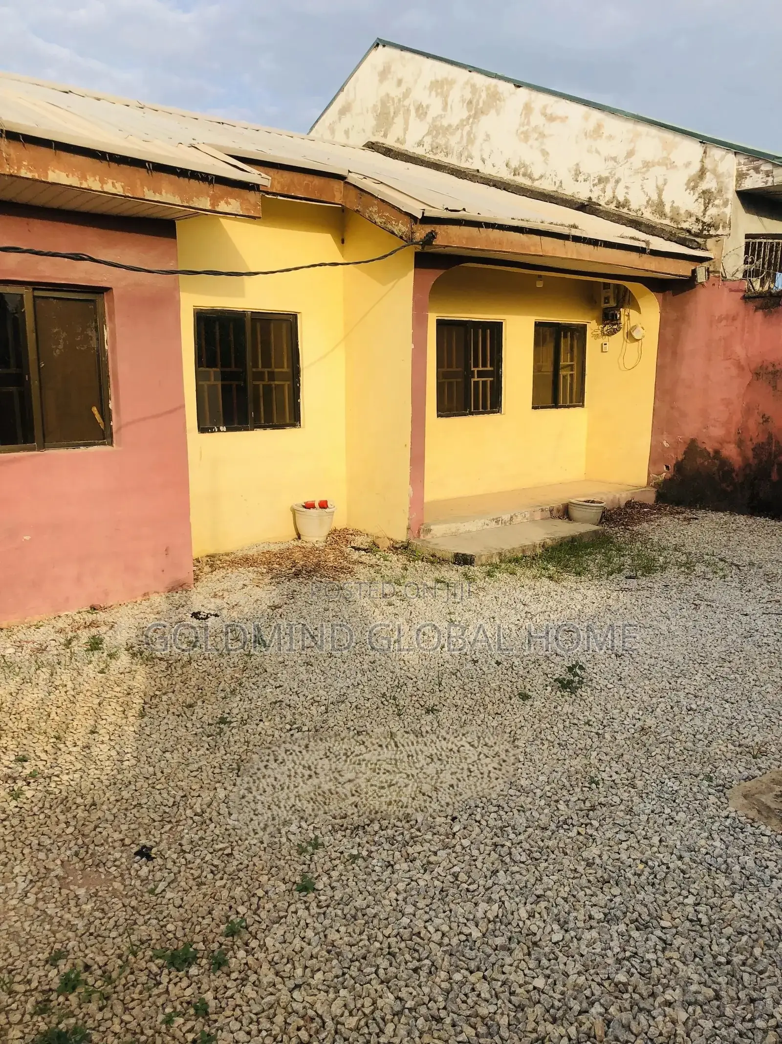 3bdrm Bungalow in Aco Amac Estate, Sabon Lugbe for sale