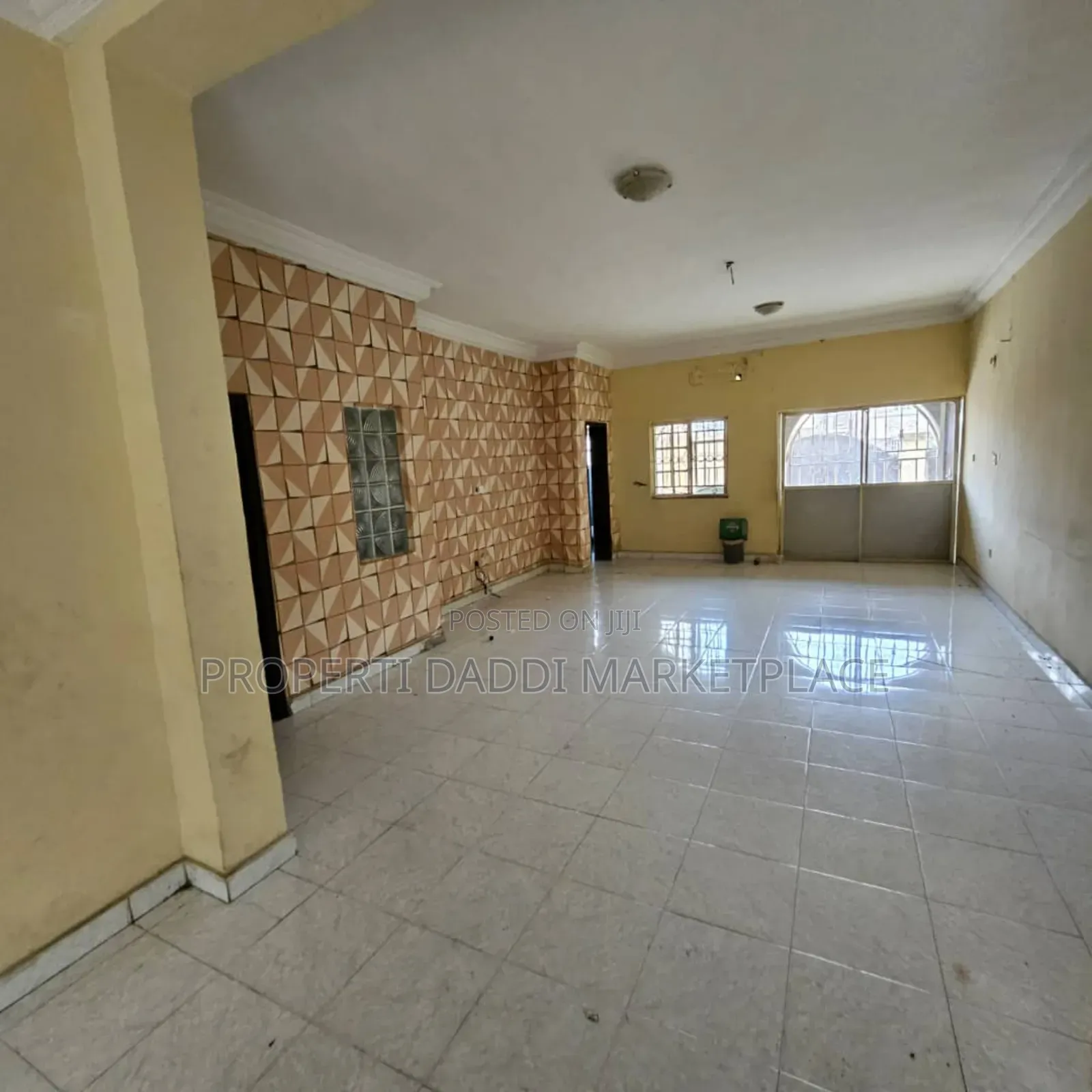 3bdrm Apartment in Omole Phase 2 for rent