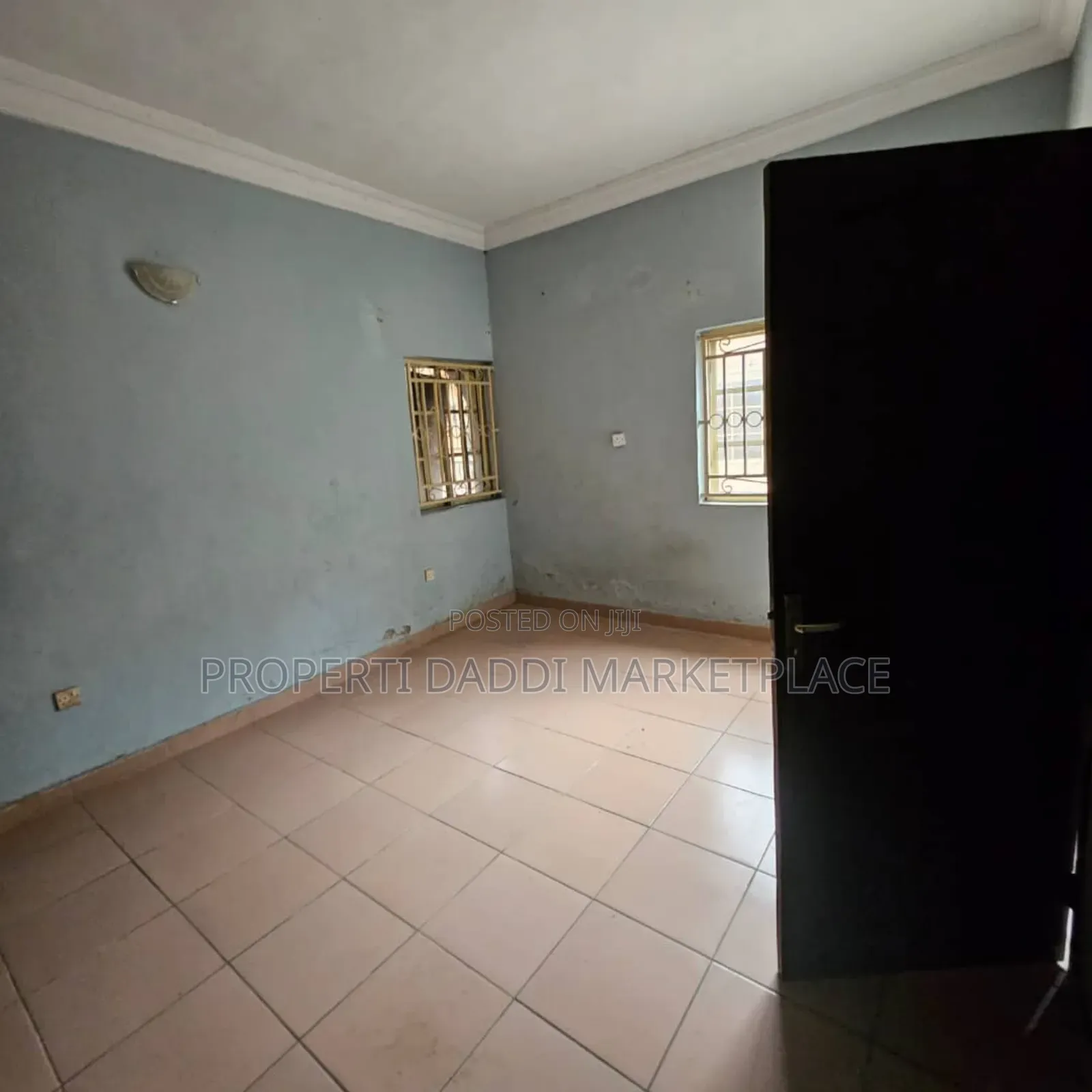 3bdrm Apartment in Omole Phase 2 for rent