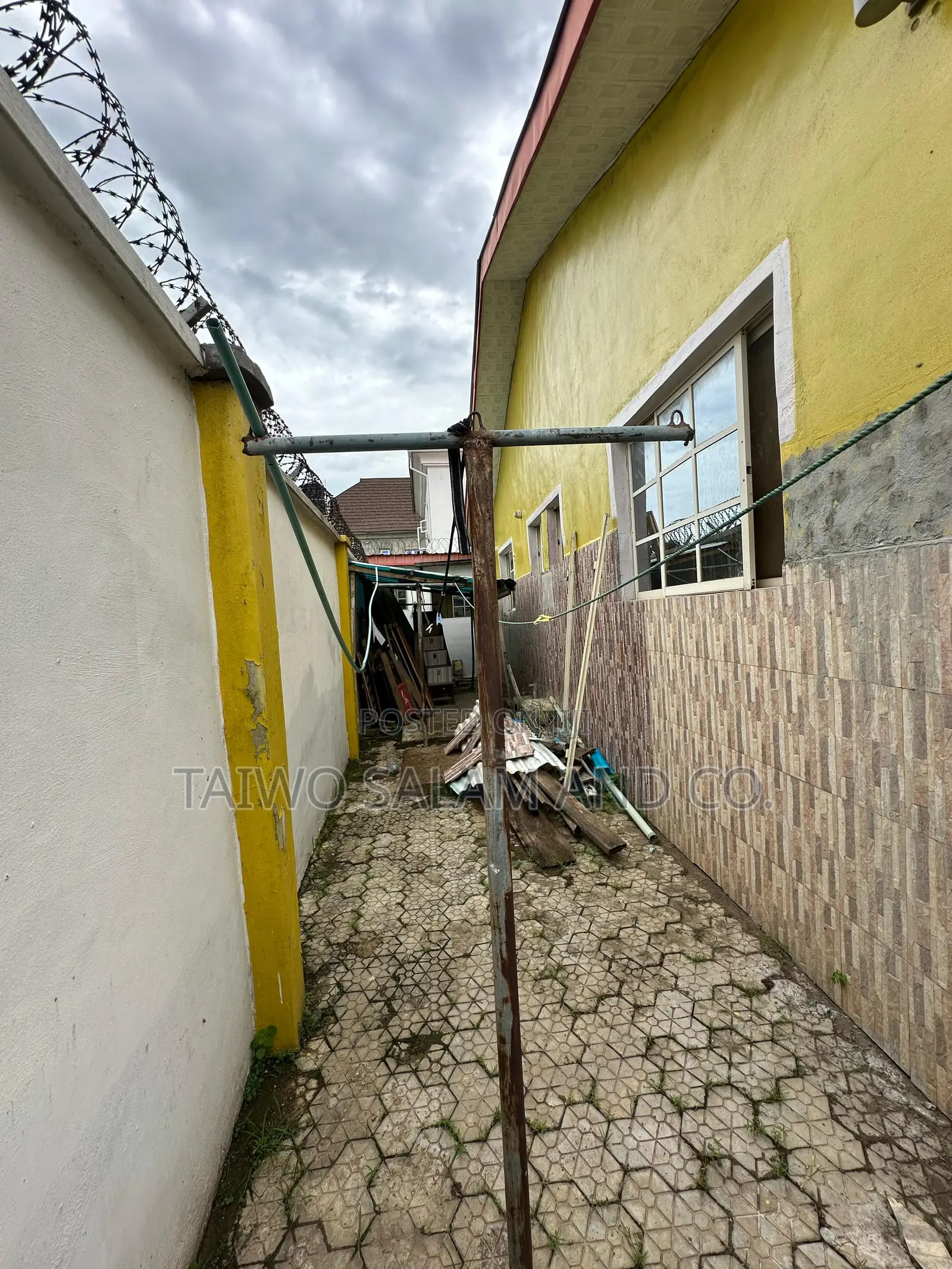 4bdrm Bungalow in Akala Express for sale