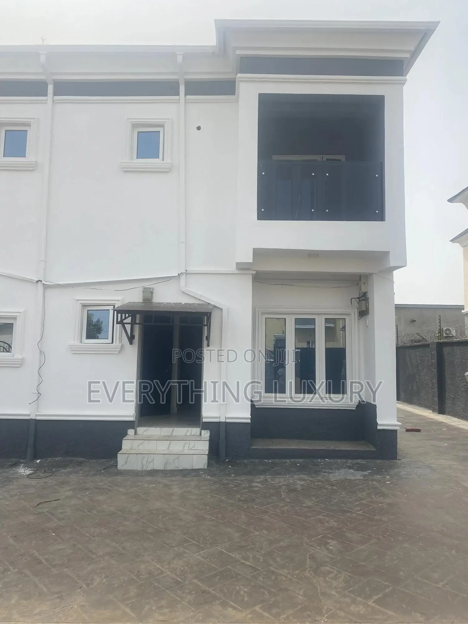3bdrm Townhouse / Terrace in Ushafa for rent