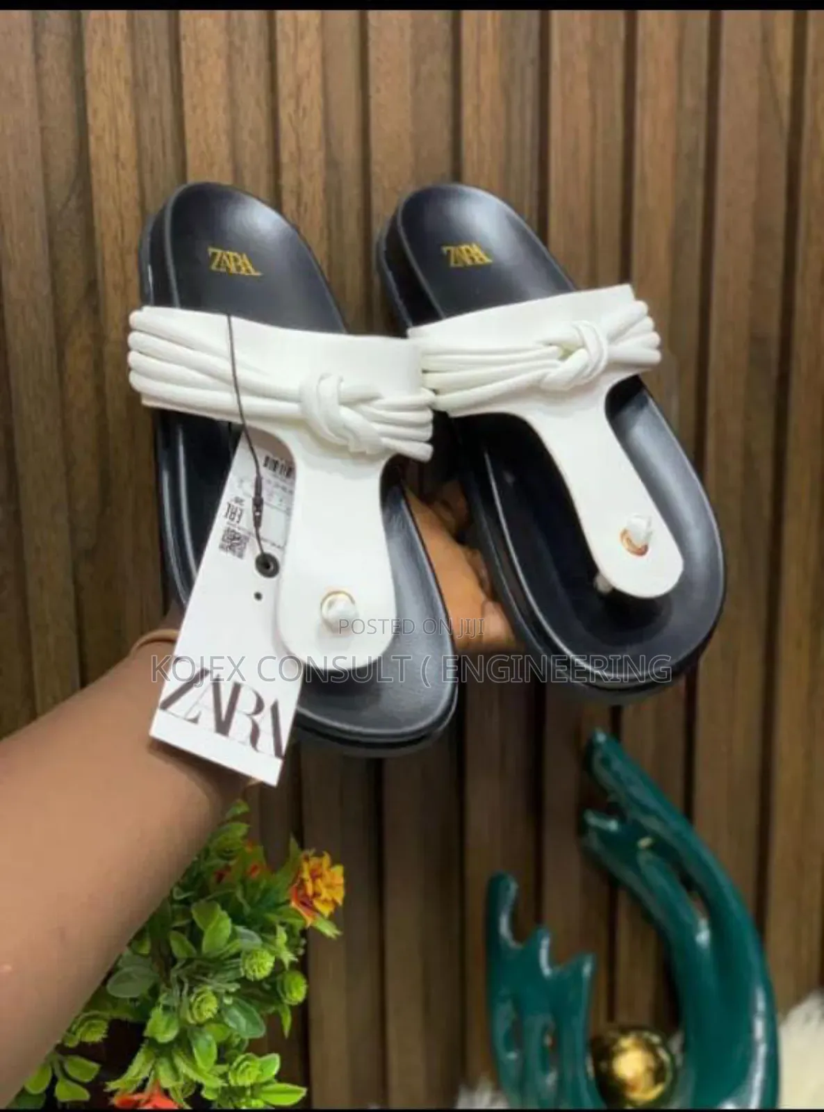 Zara Female Leather Slides