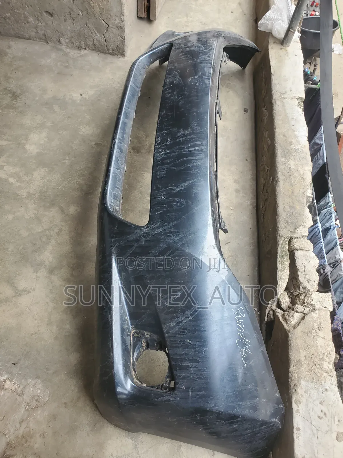 Front Bumper Toyota Venza