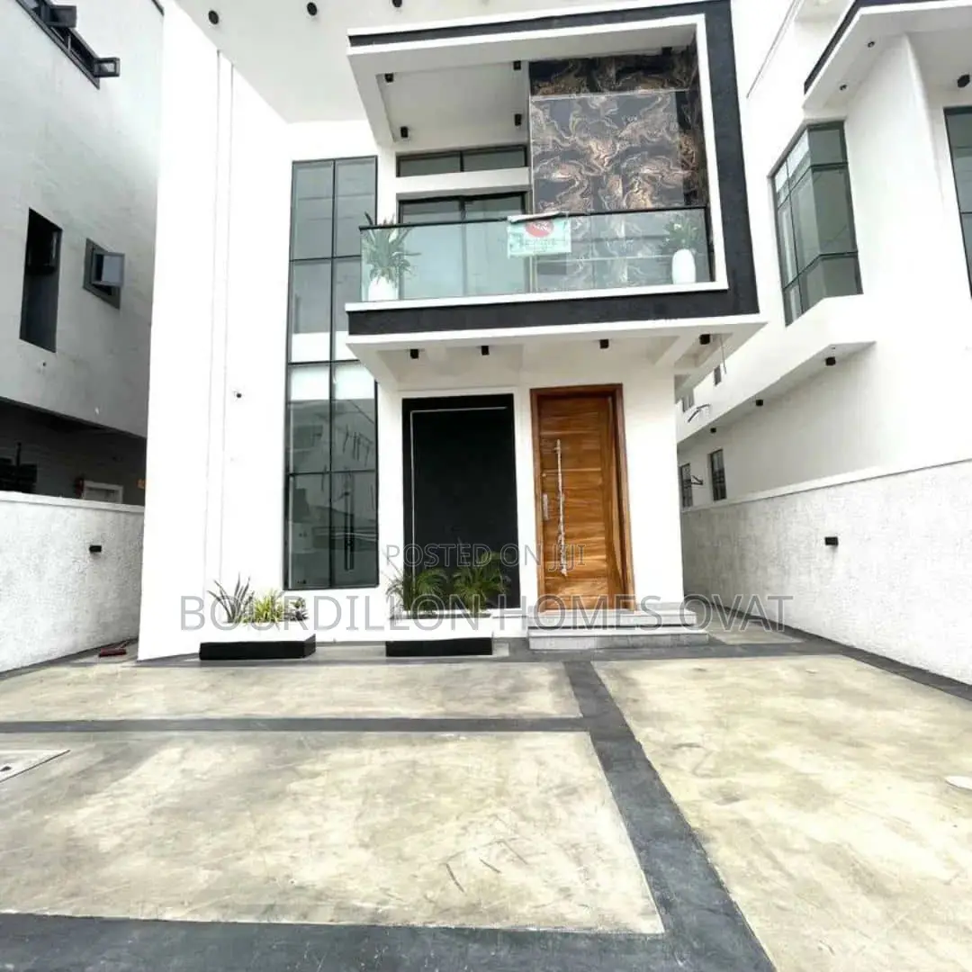 5bdrm Duplex in Chevron for sale