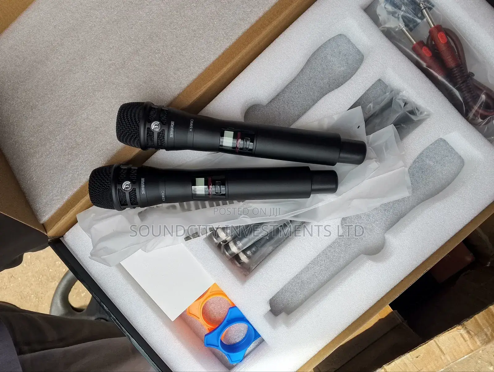 Shure Ad4d Double Handle Digital Wireless Microphone.