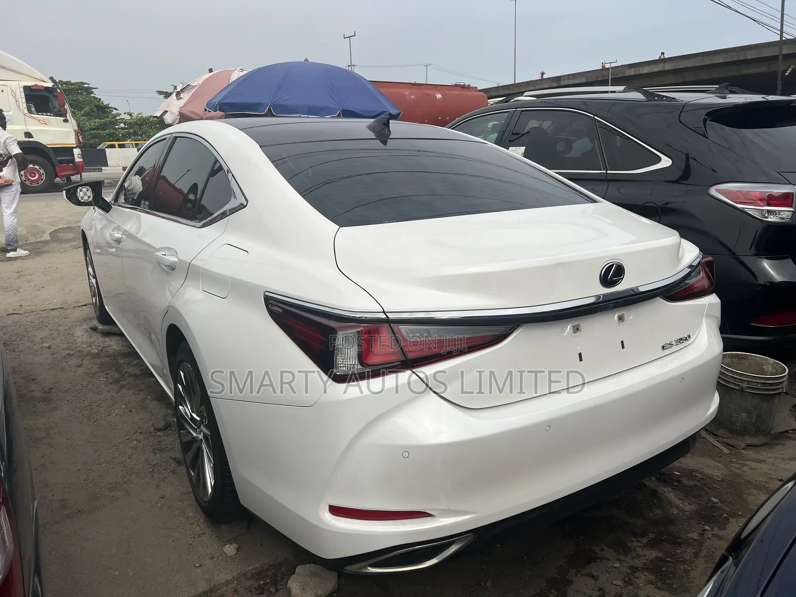 Lexus ES 2021 White