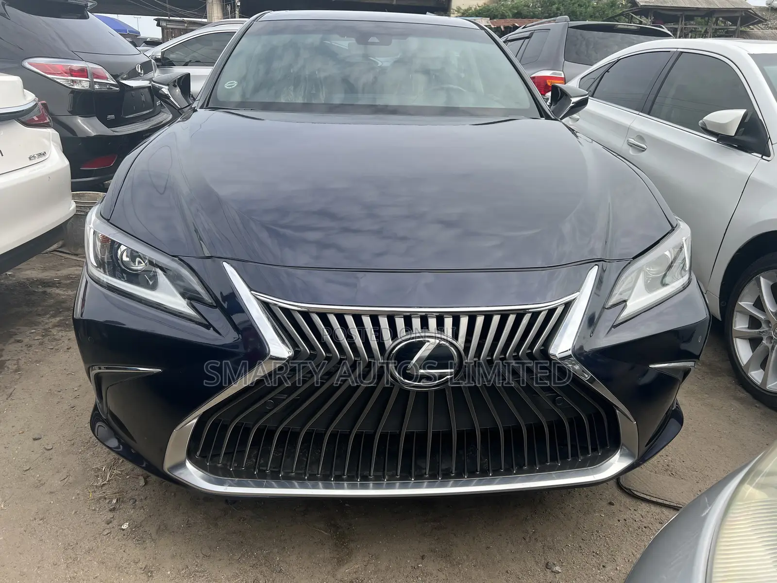 Lexus ES 2020 Blue