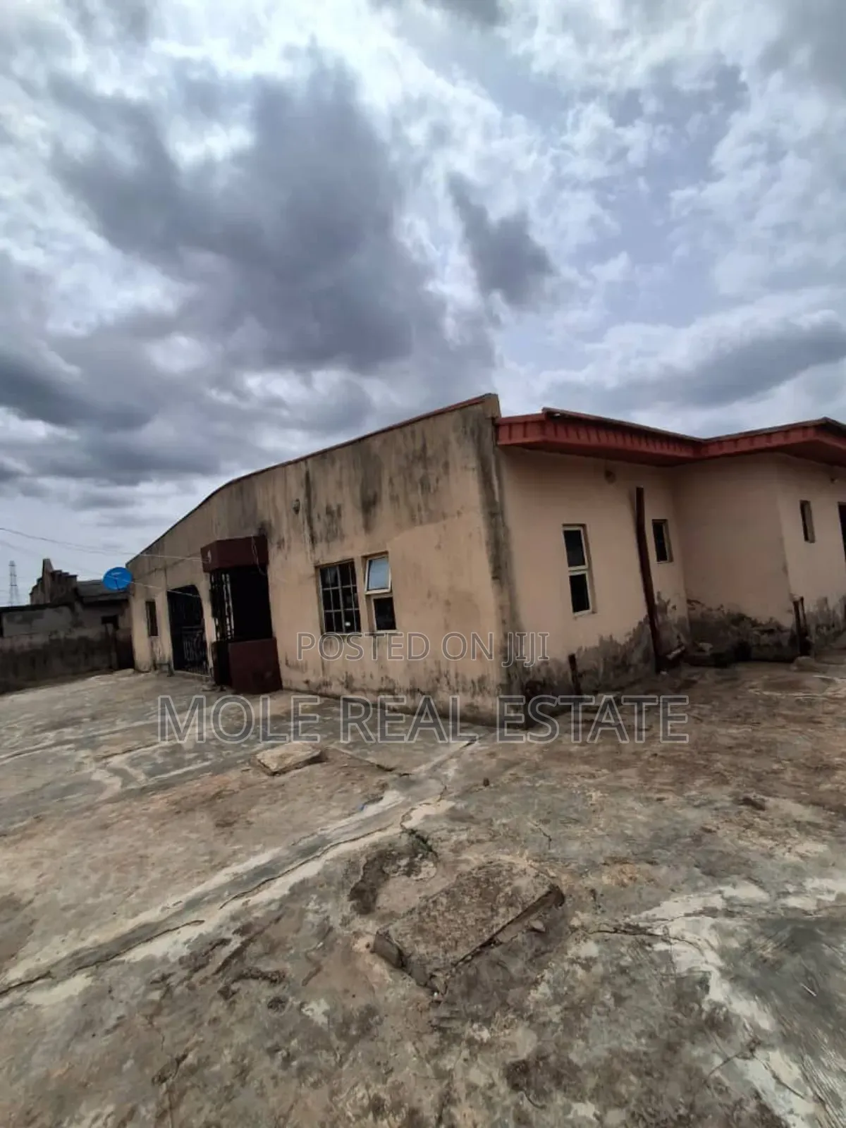 5bdrm Bungalow in Joke Ayo, Abule Egba for sale