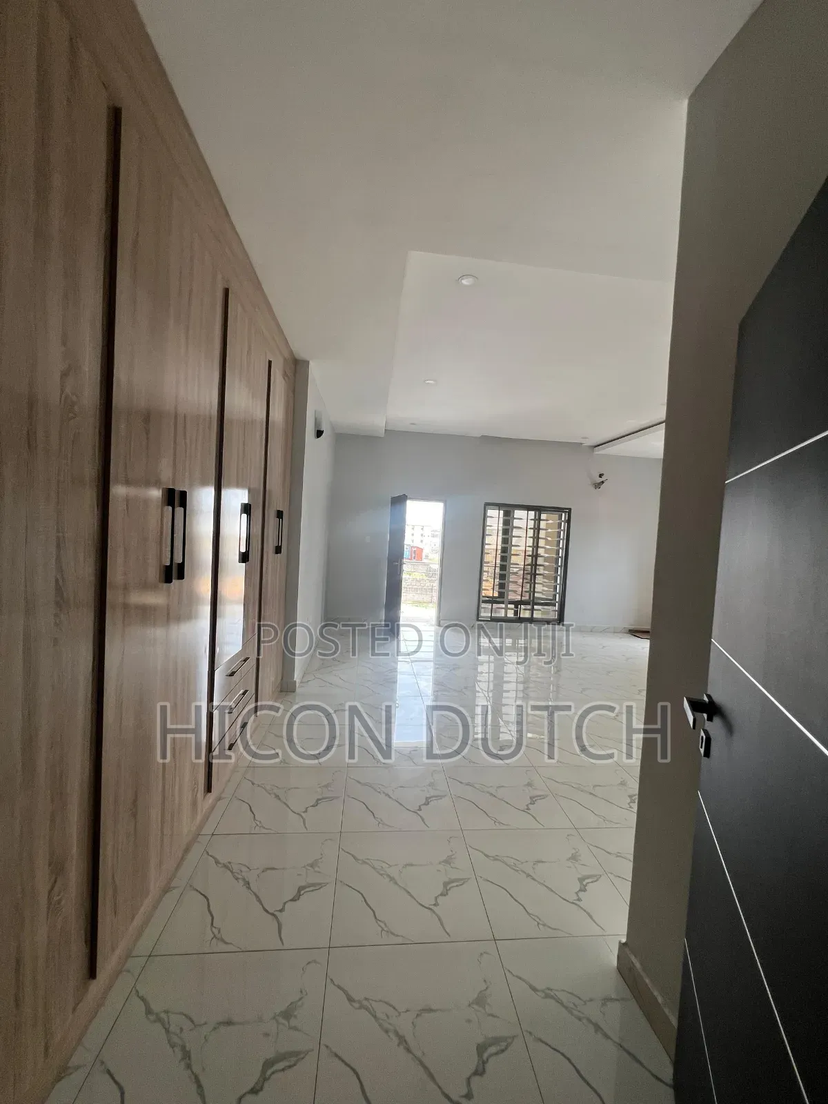 2bdrm Block of Flats in Mabushi. for rent