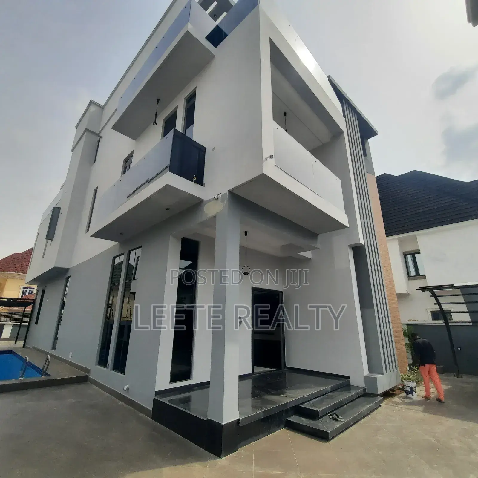 5bdrm Duplex in Apo Resettlement for sale