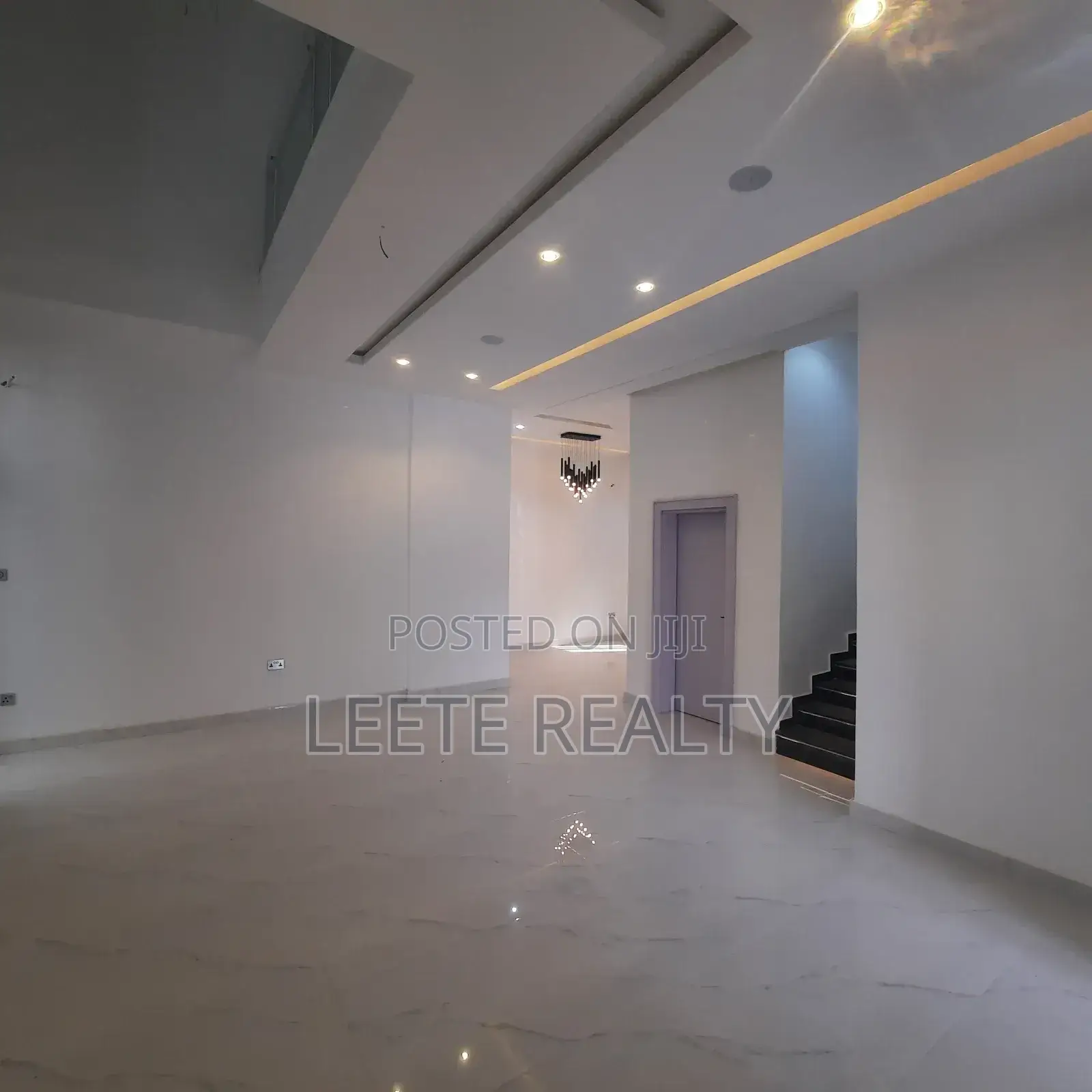 5bdrm Duplex in Apo Resettlement for sale