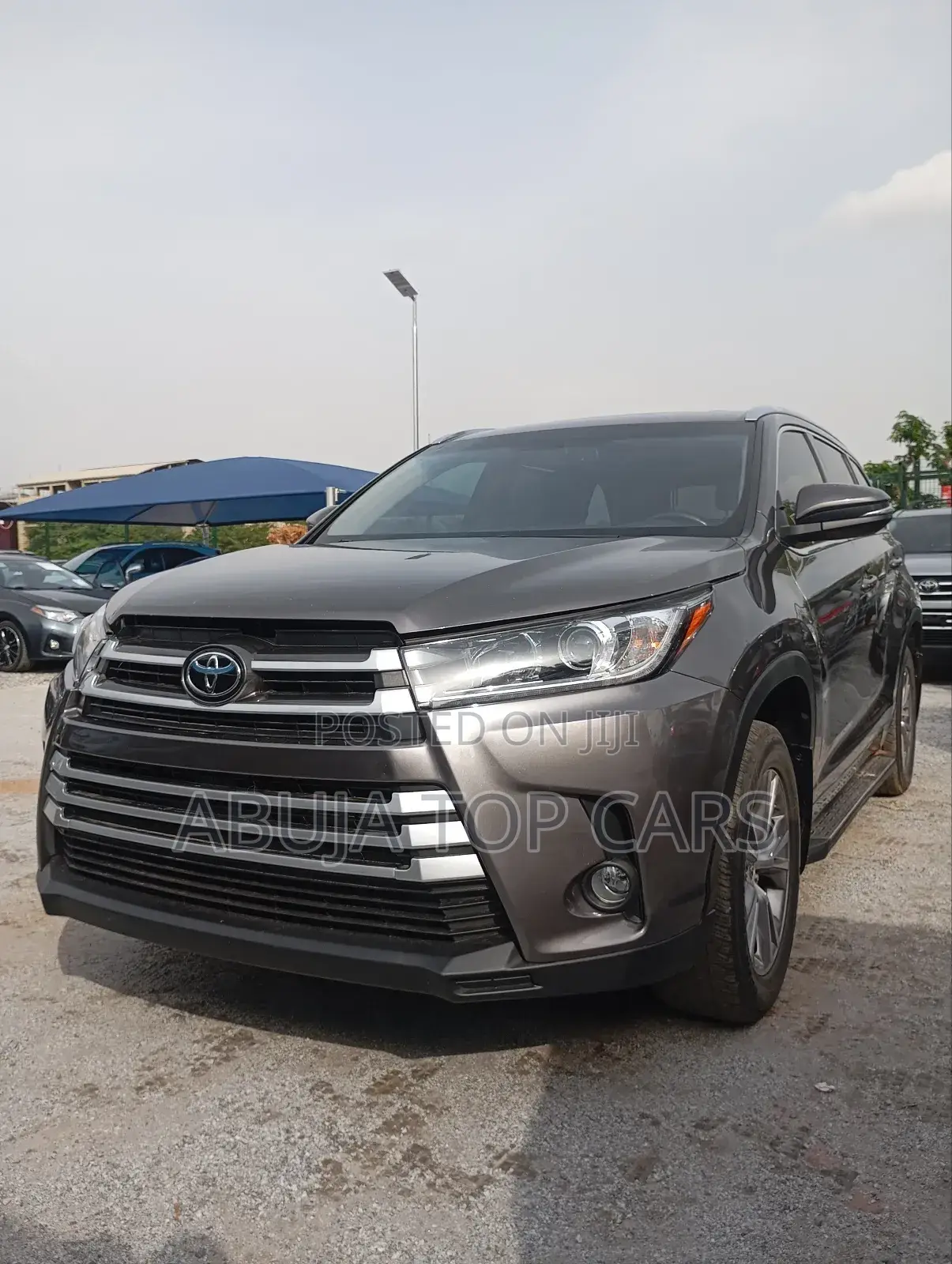 Toyota Highlander XLE 2019 Gray