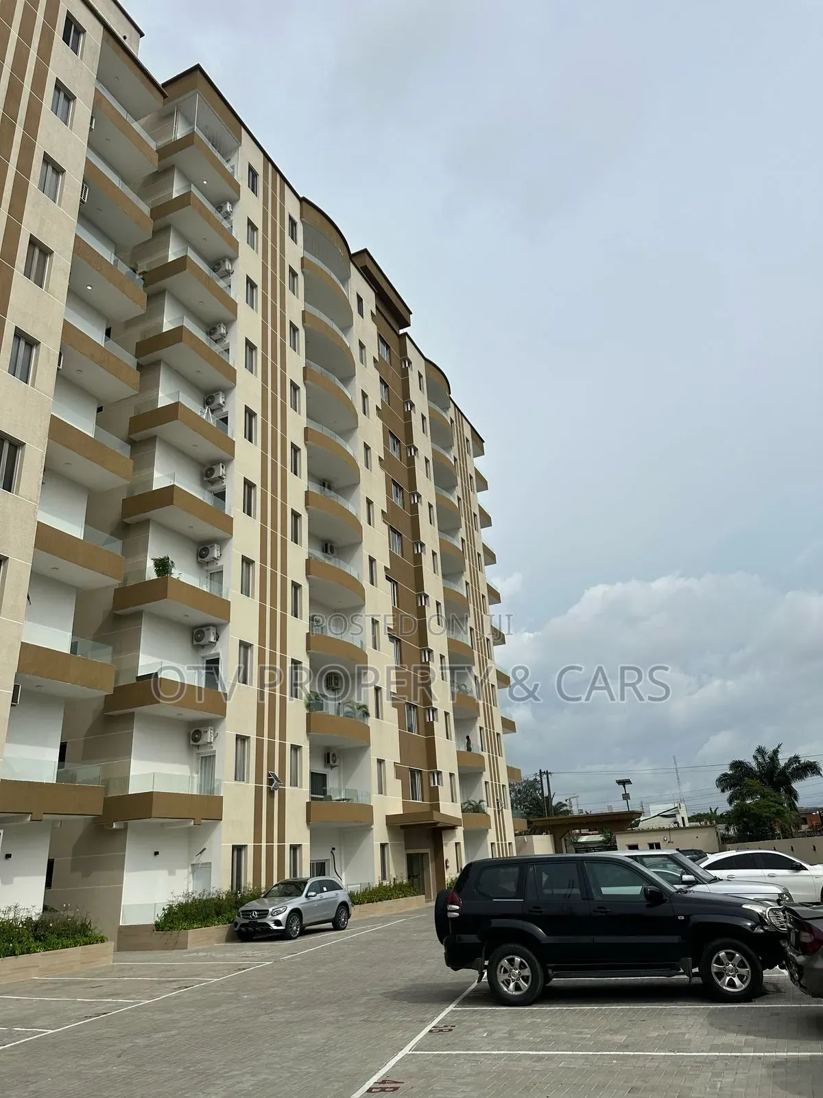 Furnished 3bdrm Apartment in Adeola Odeku for sale