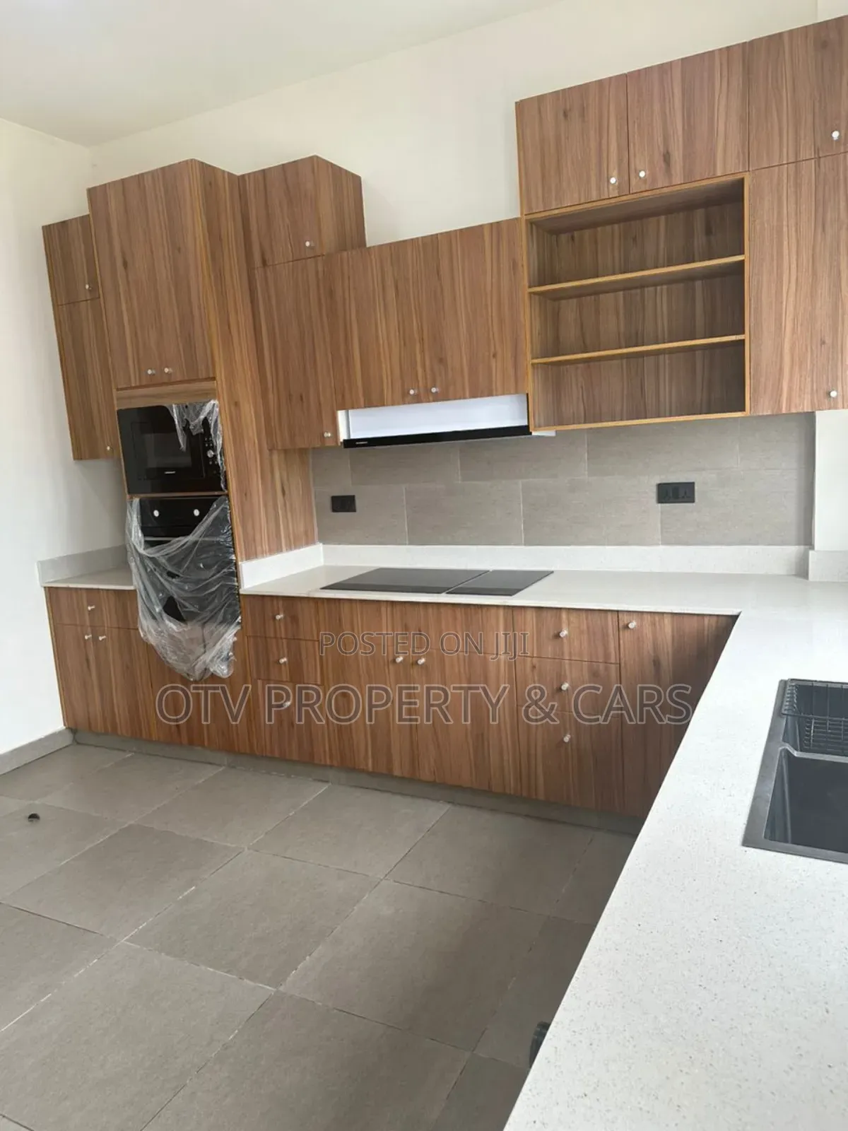 Furnished 3bdrm Apartment in Adeola Odeku for sale