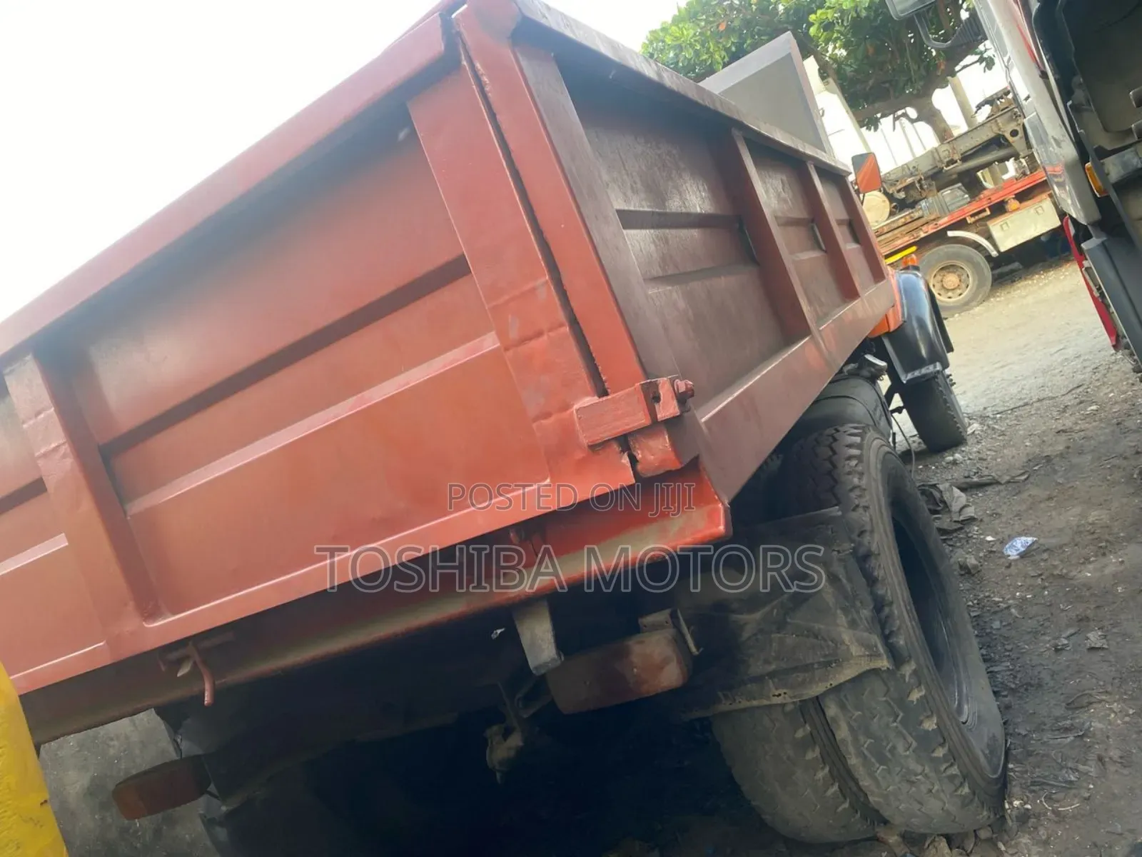 Mercedes Benz Tipper 911