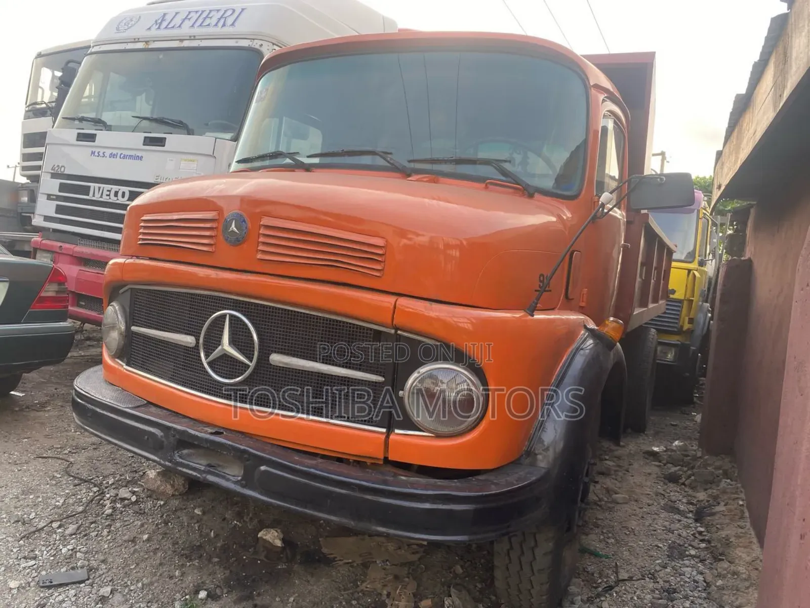 Mercedes Benz Tipper 911