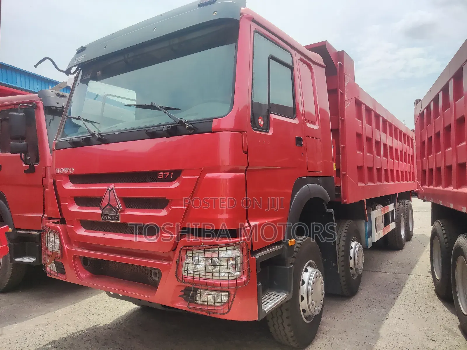 12 Tyre's Howo Sinotruk Dump