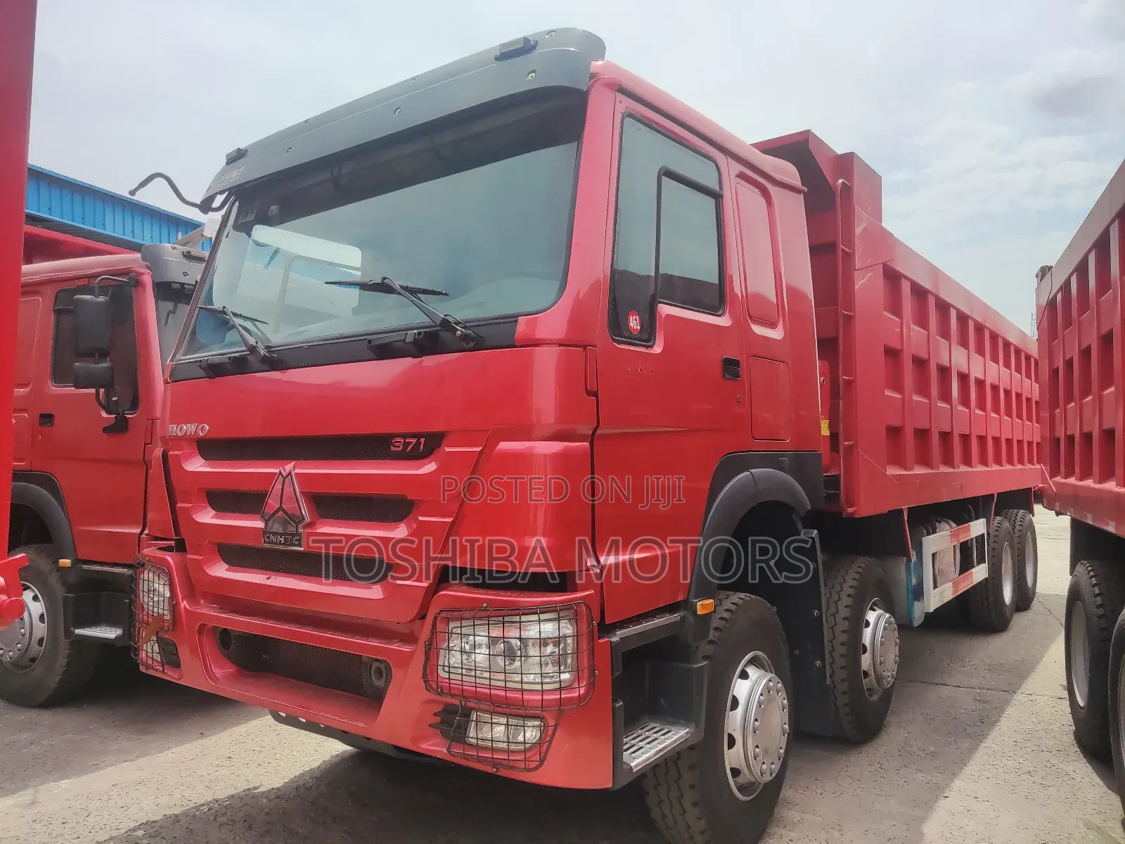 12 Tyre's Howo Sinotruk Dump