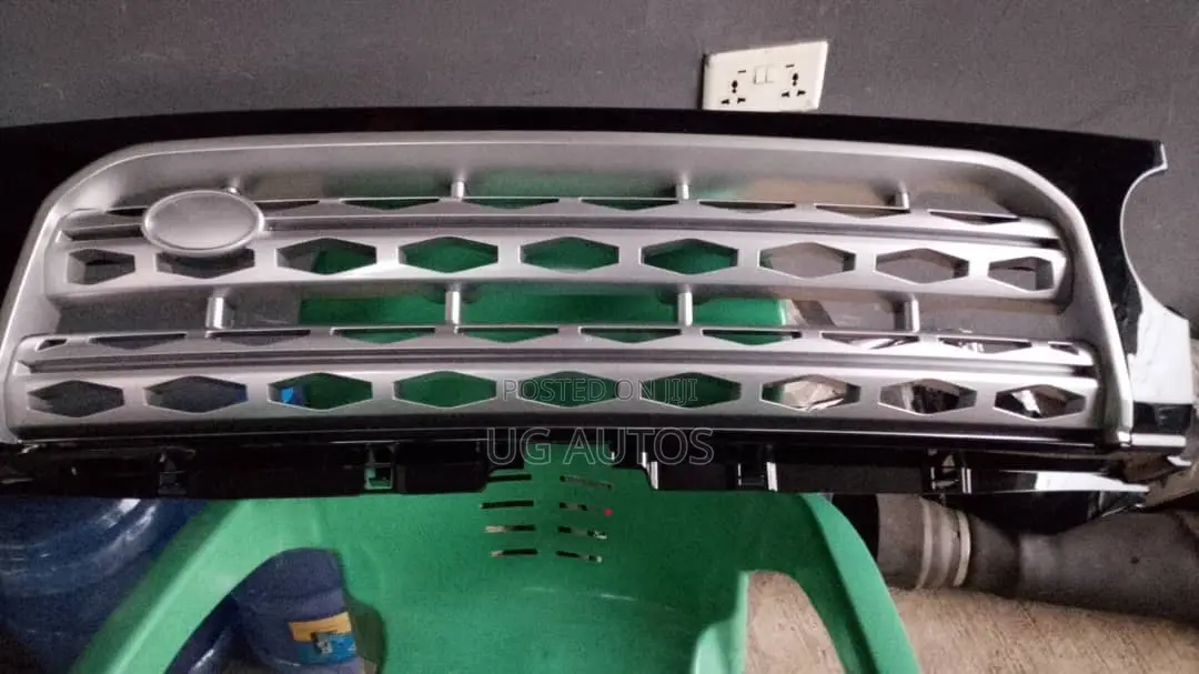 Front Grill Land Rover Lr3 (Lr5 Type)
