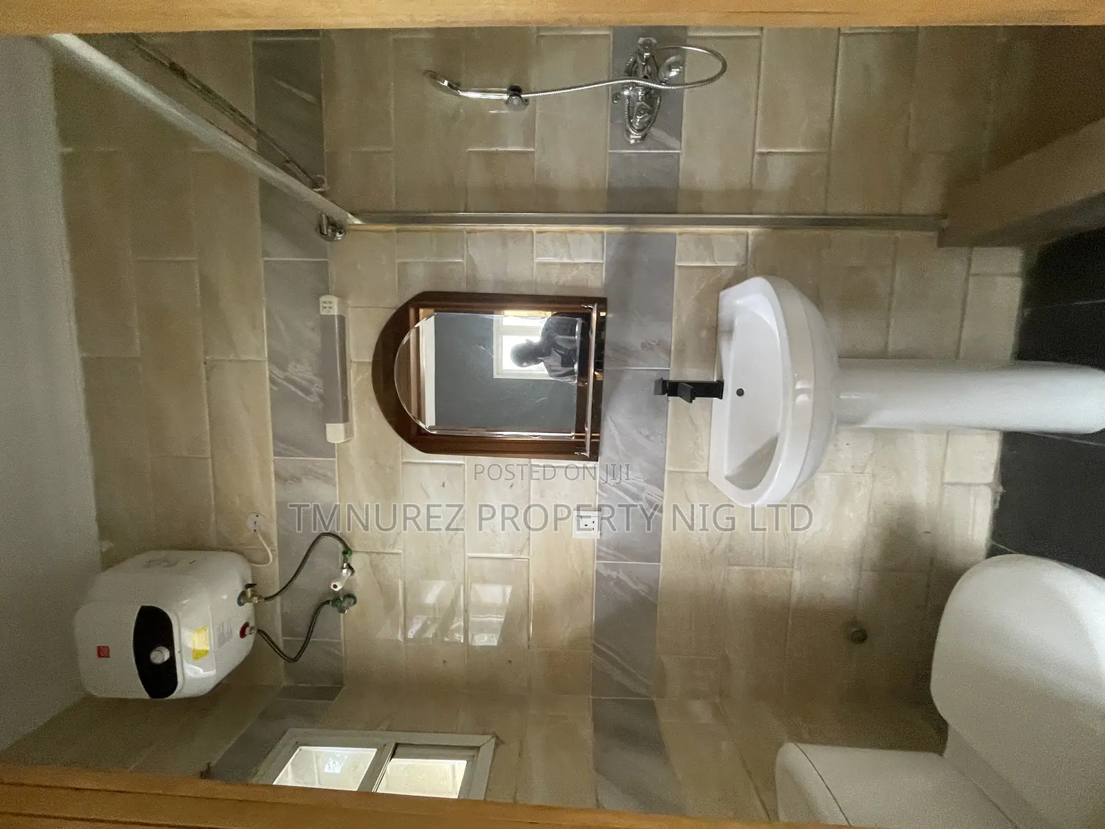 2bdrm Apartment in Lekki Phase1 for rent