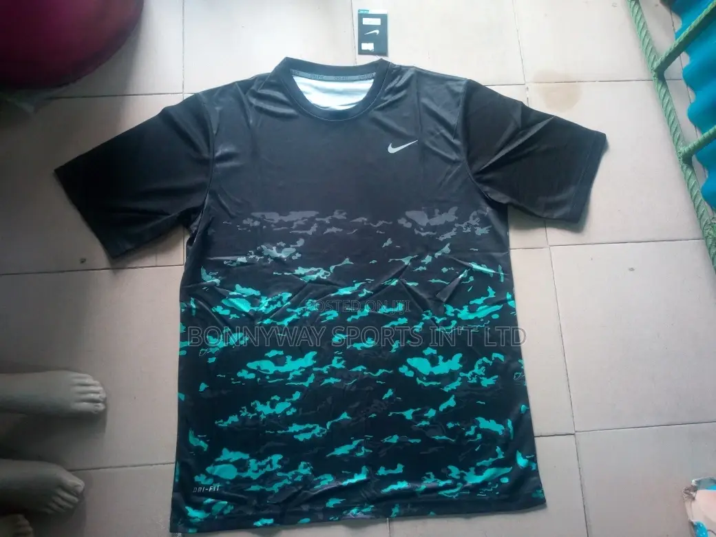 Nike Sports Mens Tops