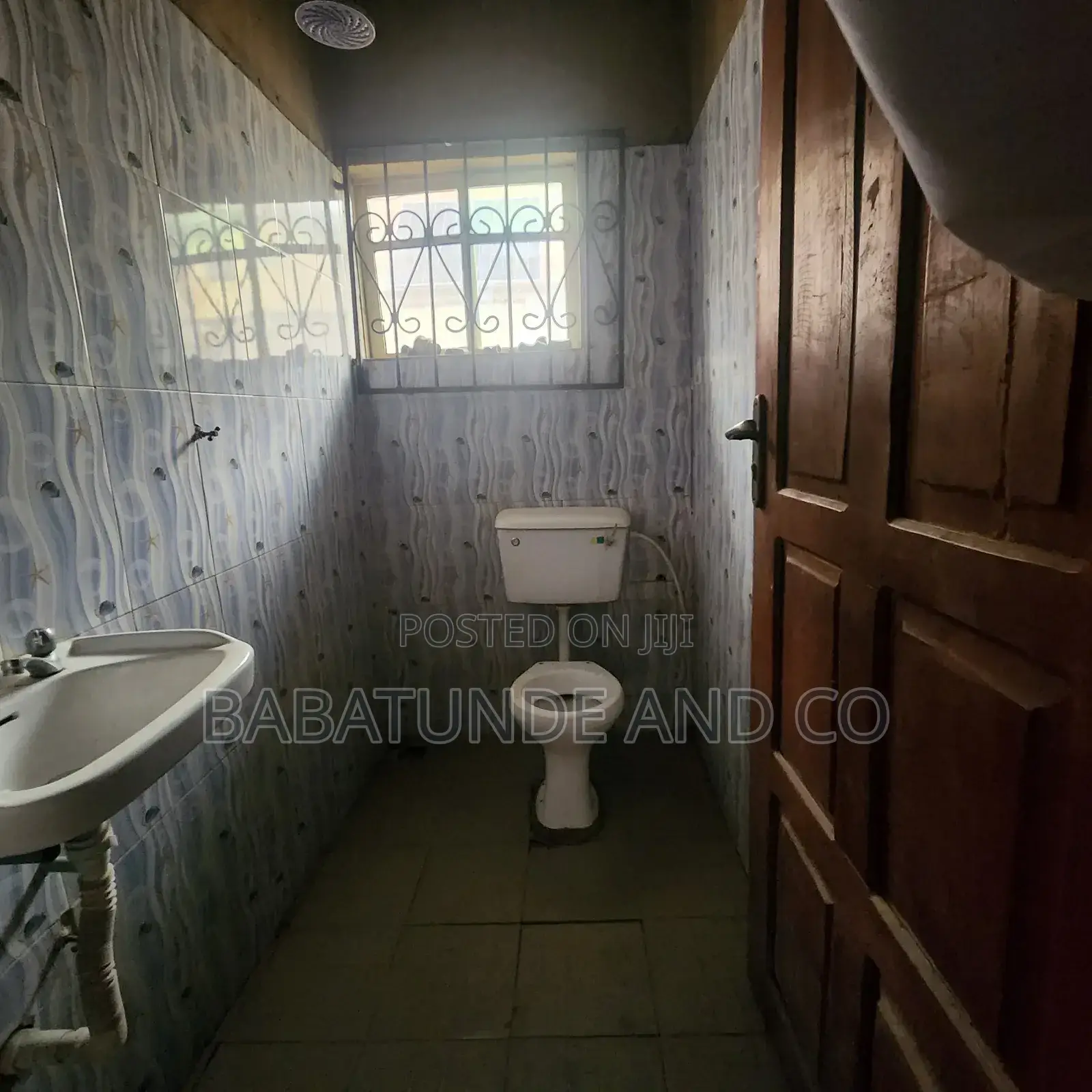 3bdrm Bungalow in Aho Estate, Ajibode for sale