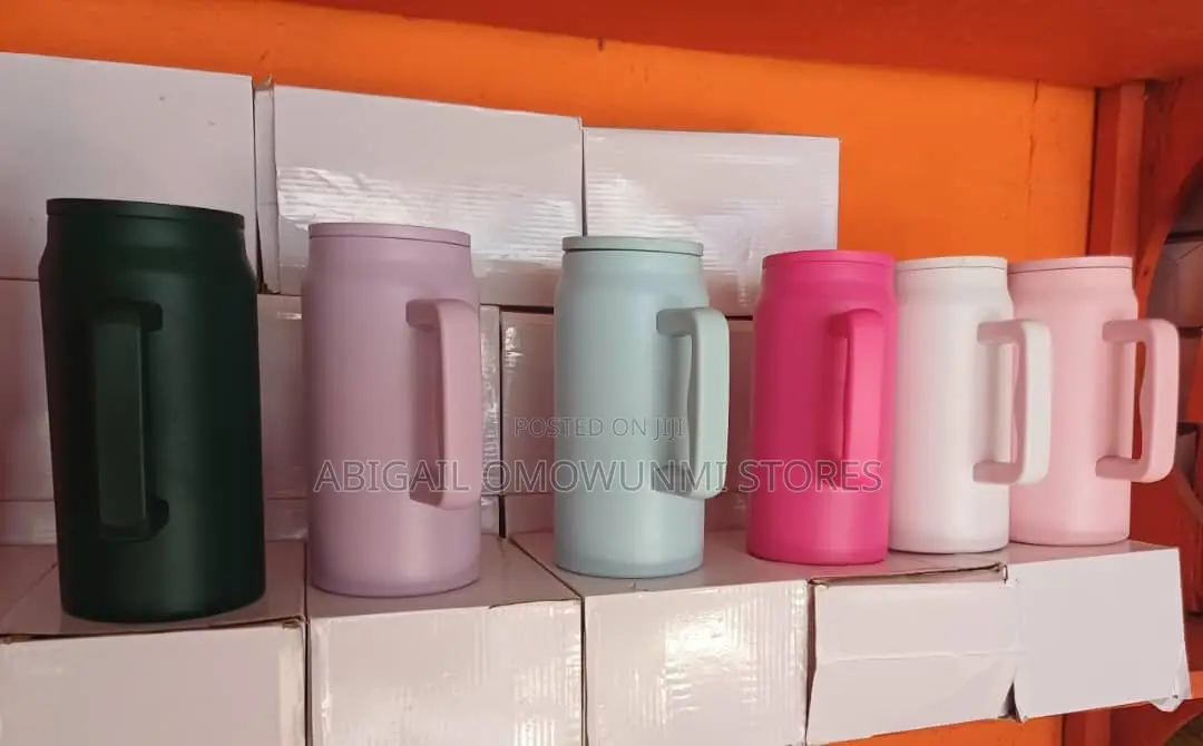 Large Capacity Insulated Water Cup With Straw