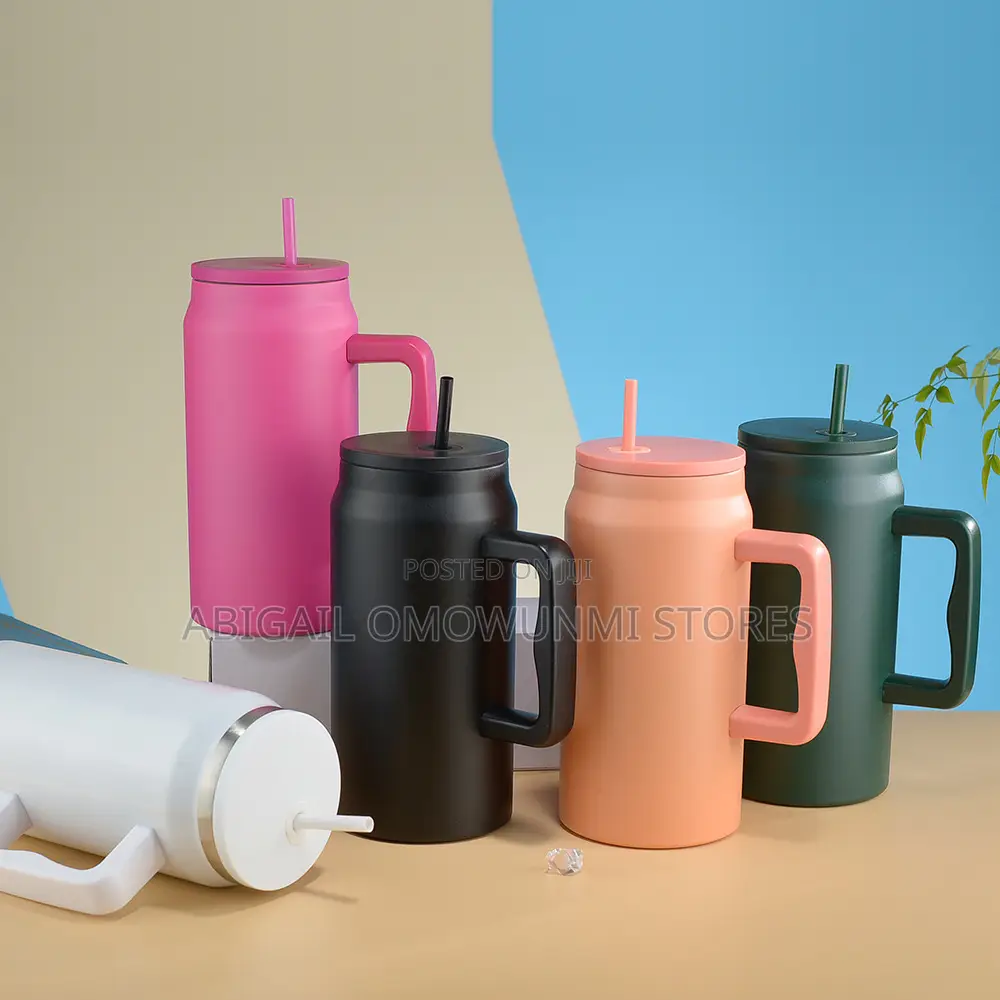 Large Capacity Insulated Water Cup With Straw