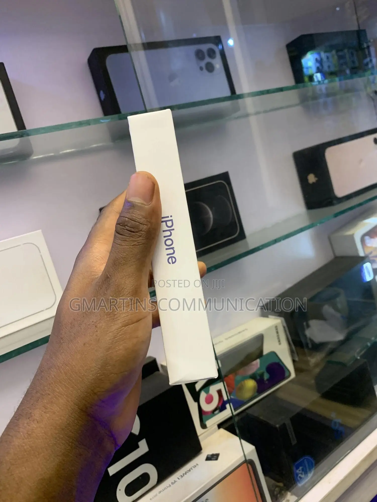 New Apple iPhone 16 256 GB Blue