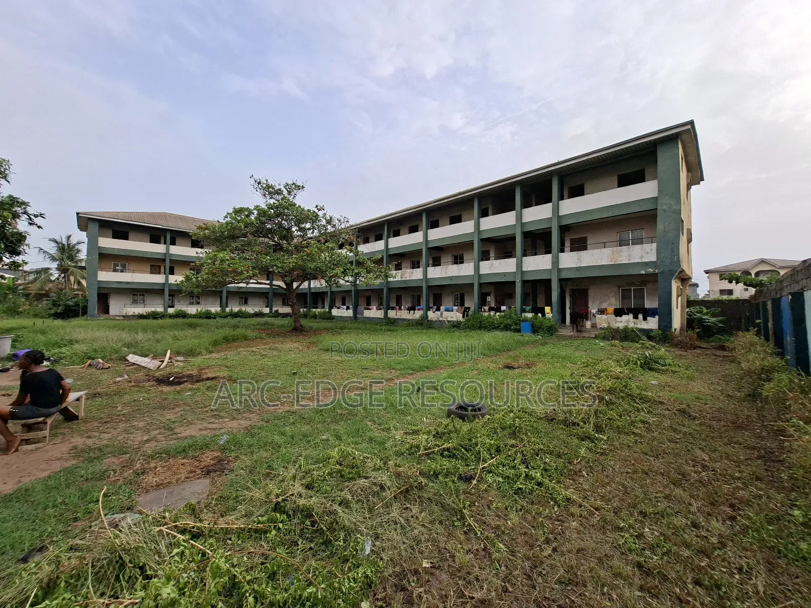 School With 36classroom on 31⁄2plot With GVMT Approvals