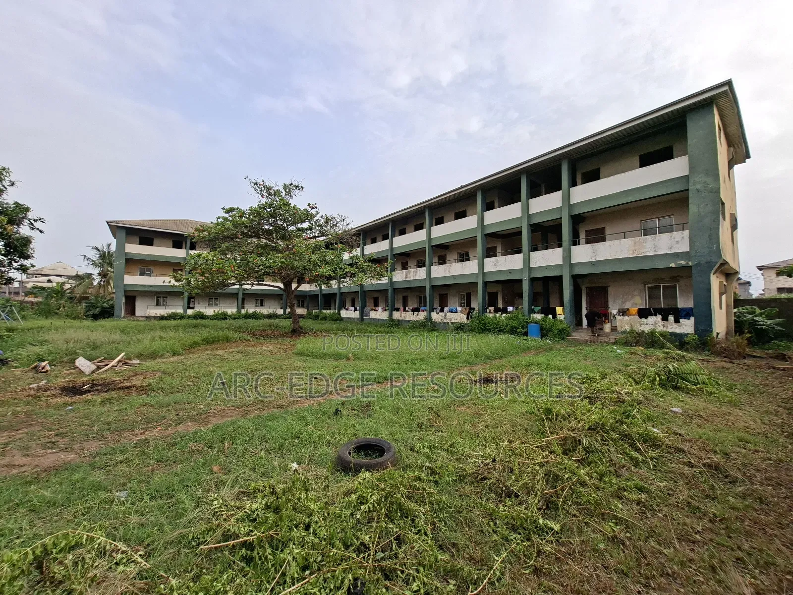 School With 36classroom on 31⁄2plot With GVMT Approvals