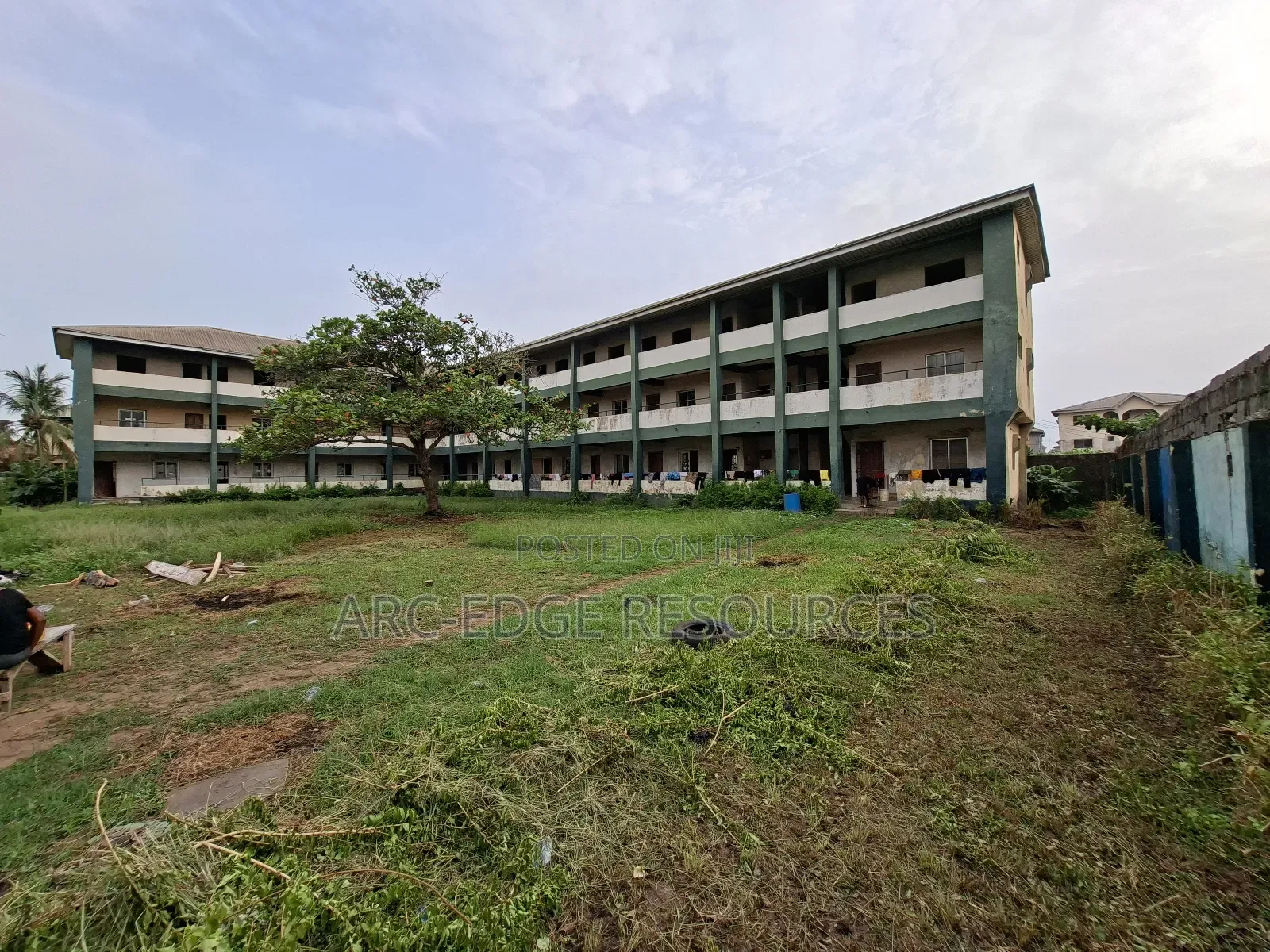 School With 36classroom on 31⁄2plot With GVMT Approvals