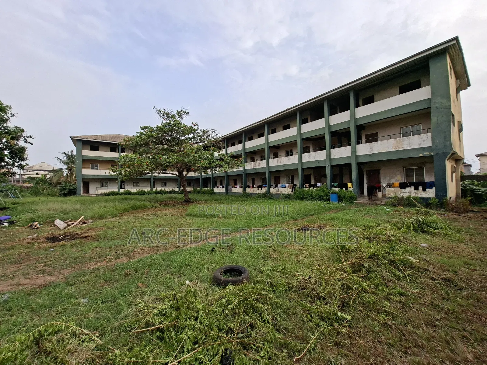 School With 36classroom on 31⁄2plot With GVMT Approvals