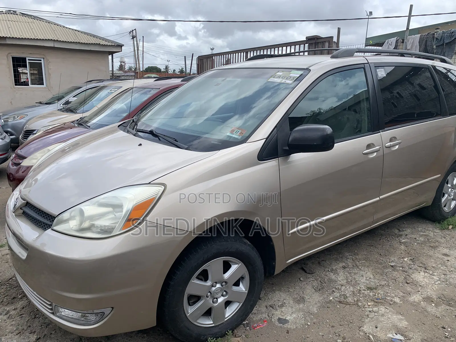 Toyota Sienna LE 2008 Gold