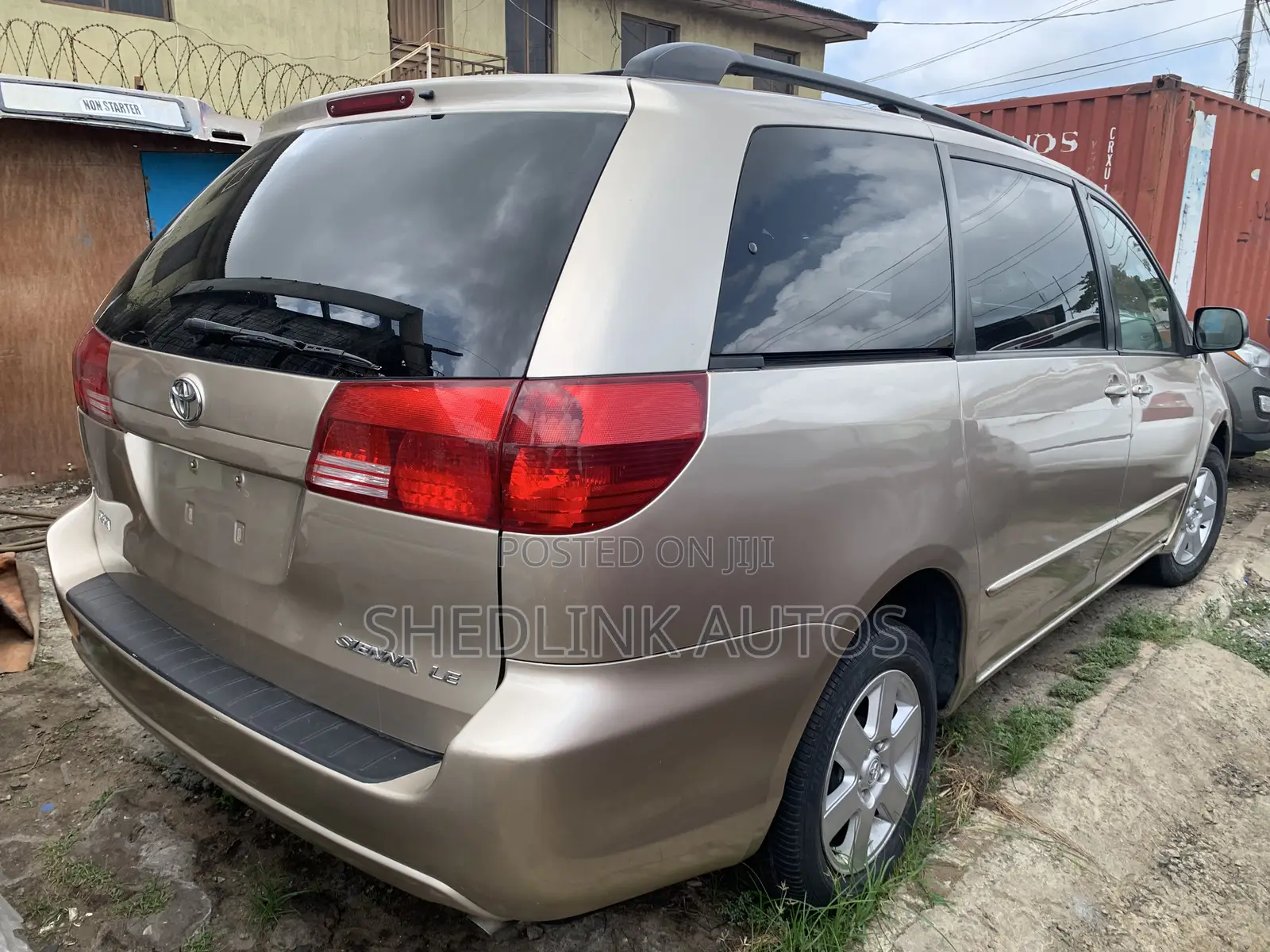 Toyota Sienna LE 2008 Gold