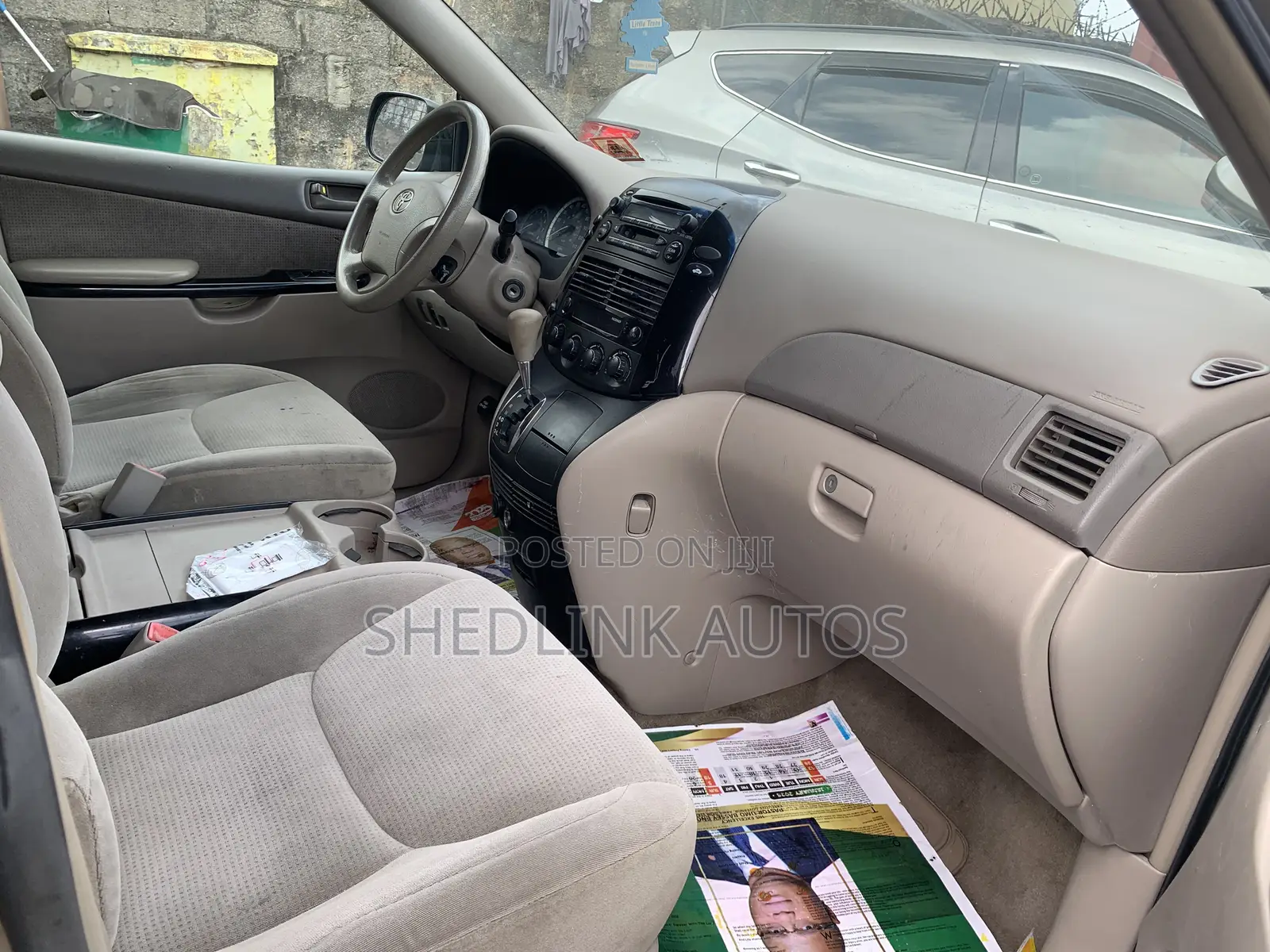 Toyota Sienna LE 2008 Gold