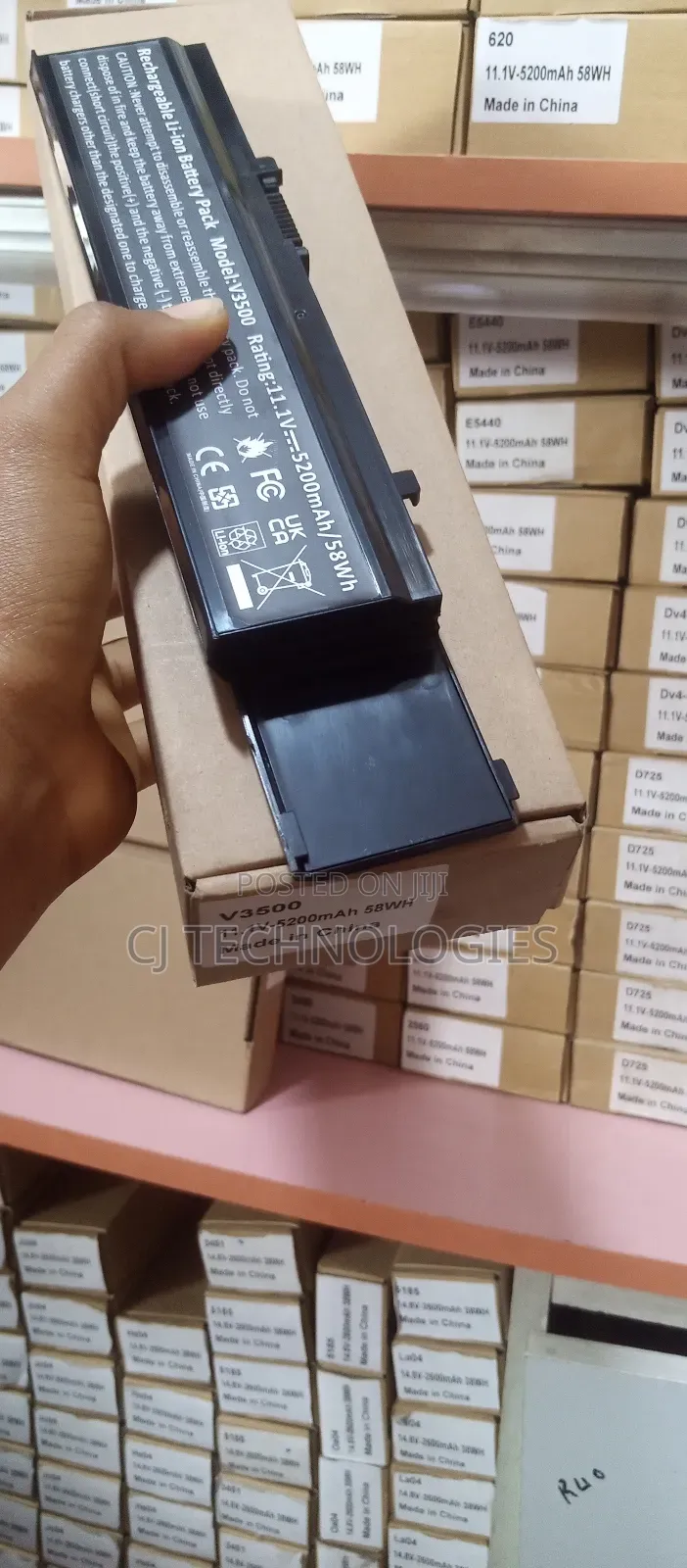 Dell Vostro 3500, 3700, and 3400 Series. V3500 Battery