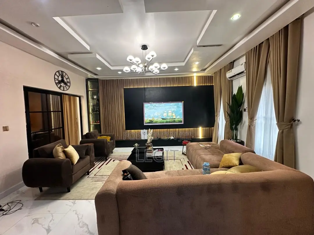 5bdrm Duplex in Lugbe District for sale