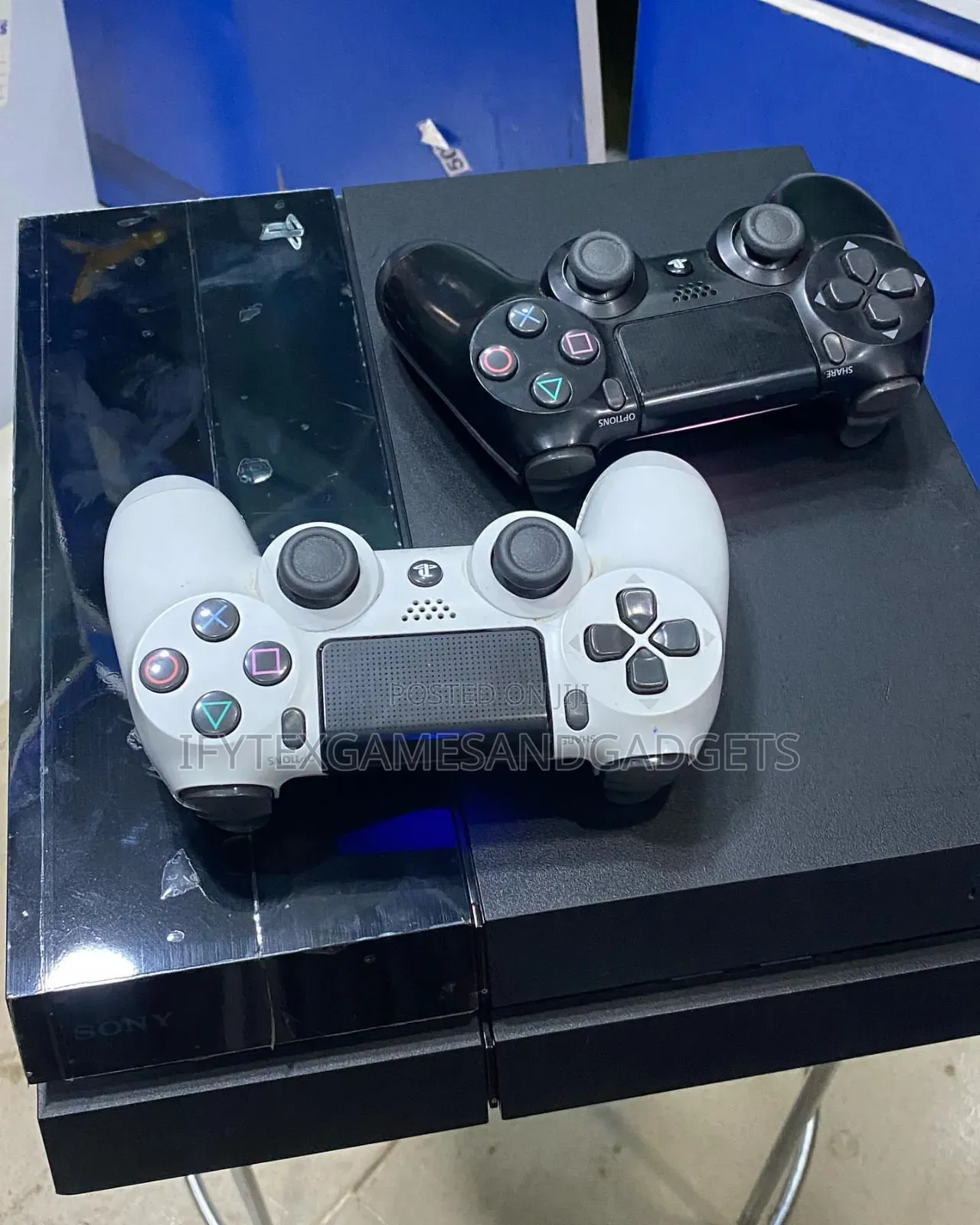 Very Neat Uk Used Ps 4 Fat With 2 Pads and 10 Installed Game