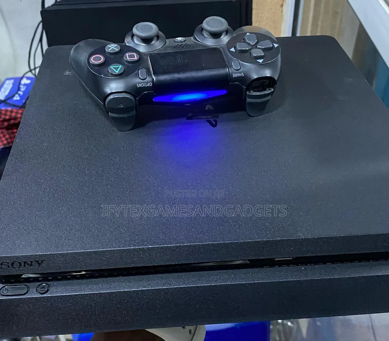 Clean Ps 4 Slim 500gb With 2 Pads and 12 Games Installed