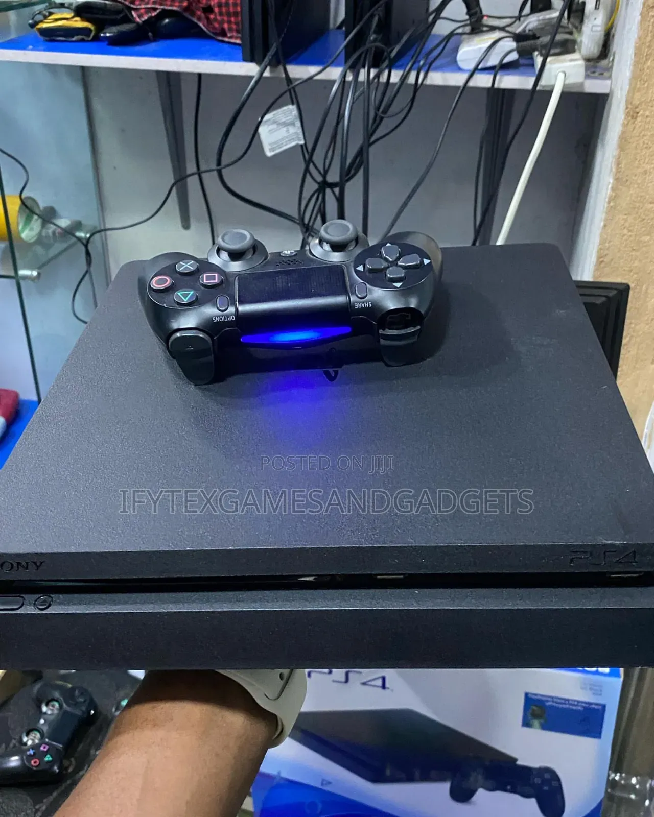 Clean Ps 4 Slim 500gb With 2 Pads and 12 Games Installed