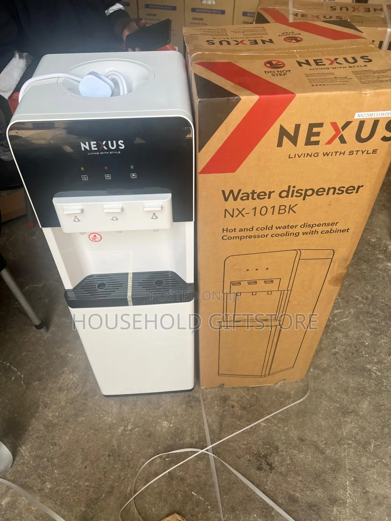 Nexus Hot and Cold Water Dispenser With Cabinet