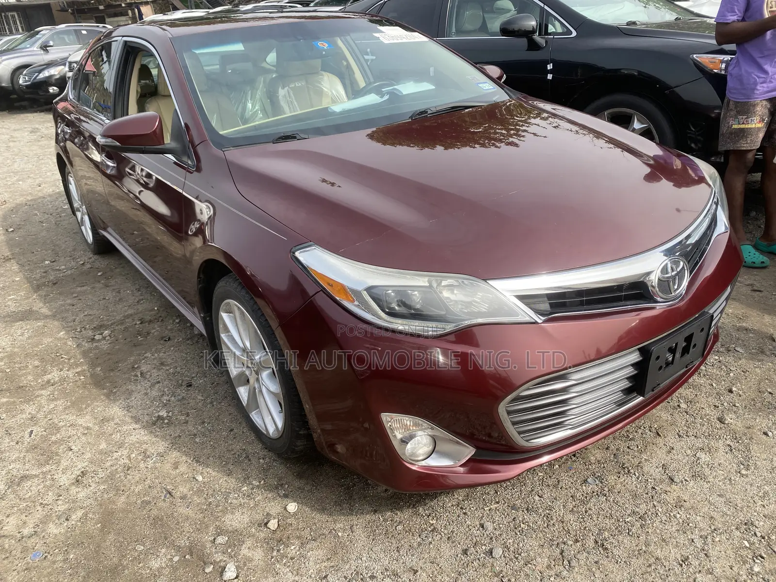 Toyota Avalon Limited Sedan FWD (3.5L 6cyl 6A) 2013 Red