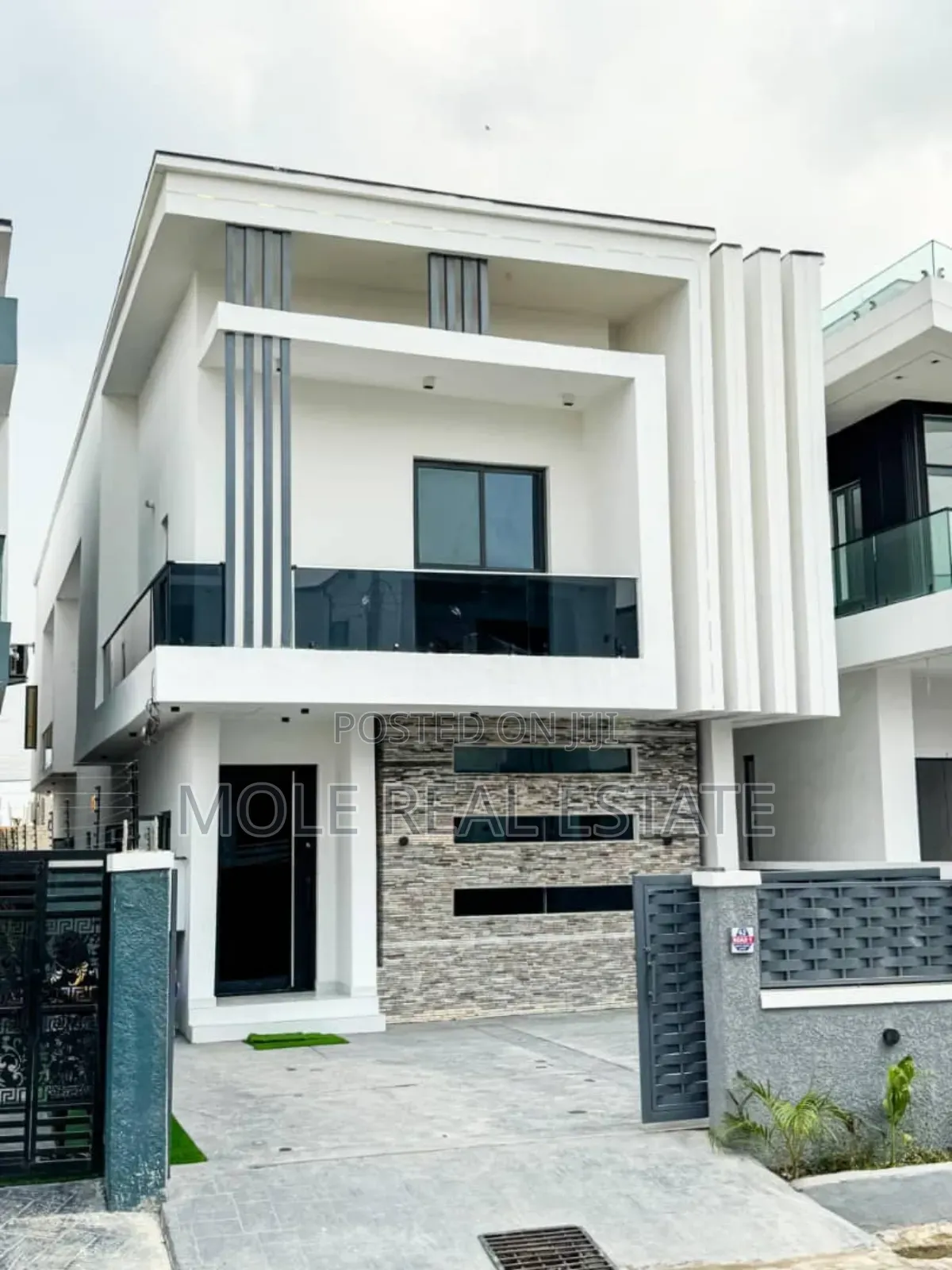 Furnished 5bdrm Duplex in Caption Cuort Leki, Lekki for sale