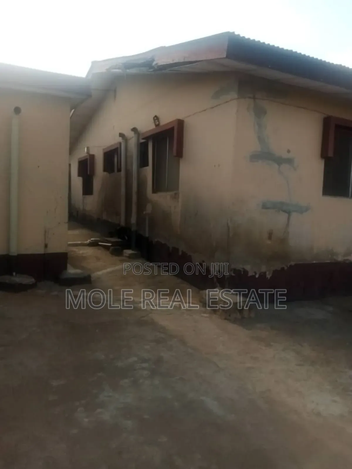 3bdrm Bungalow in Ikotun Ijegun for sale