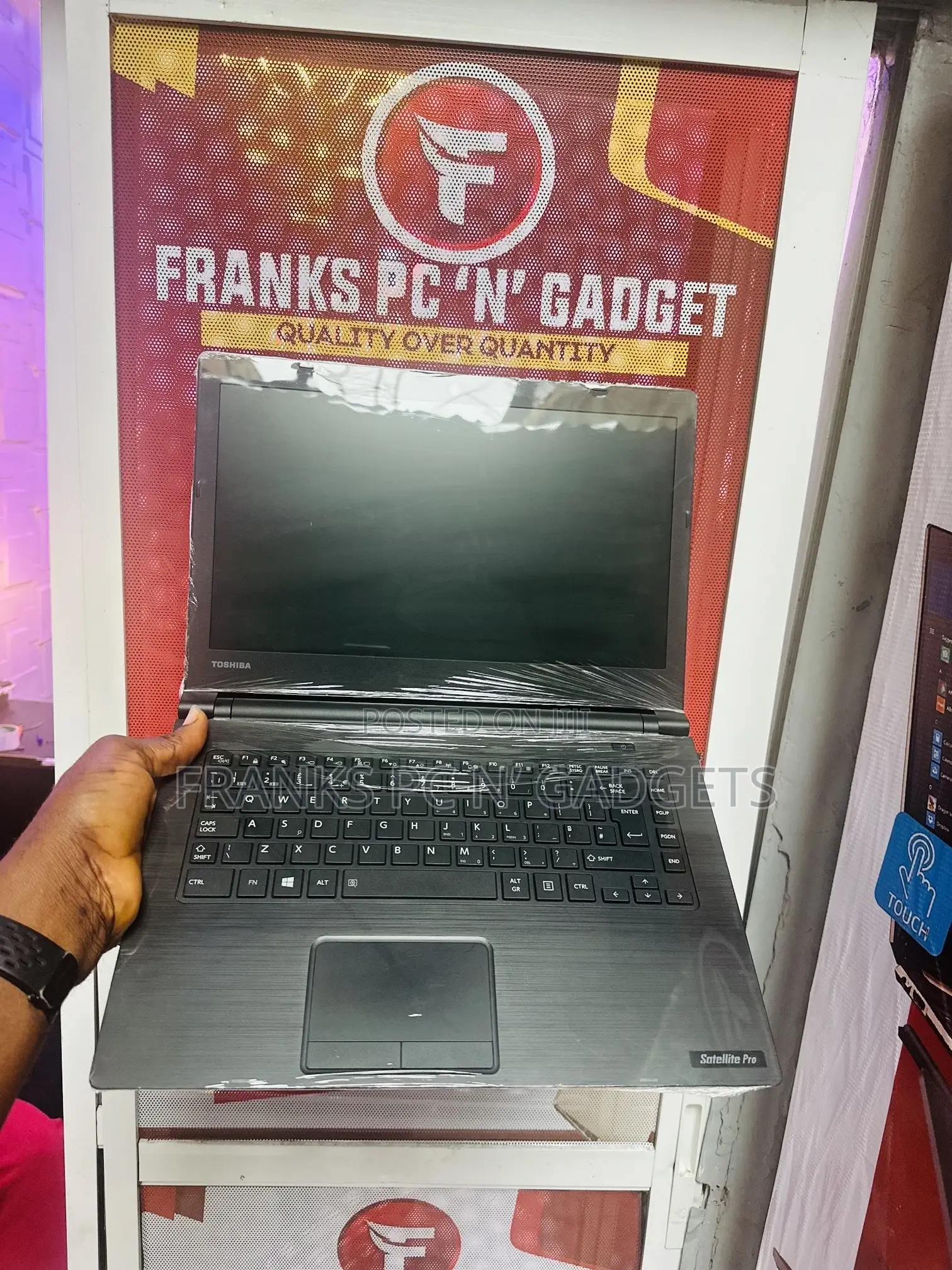 Laptop Toshiba Satellite Pro C640 8GB Intel Pentium SSD 128GB