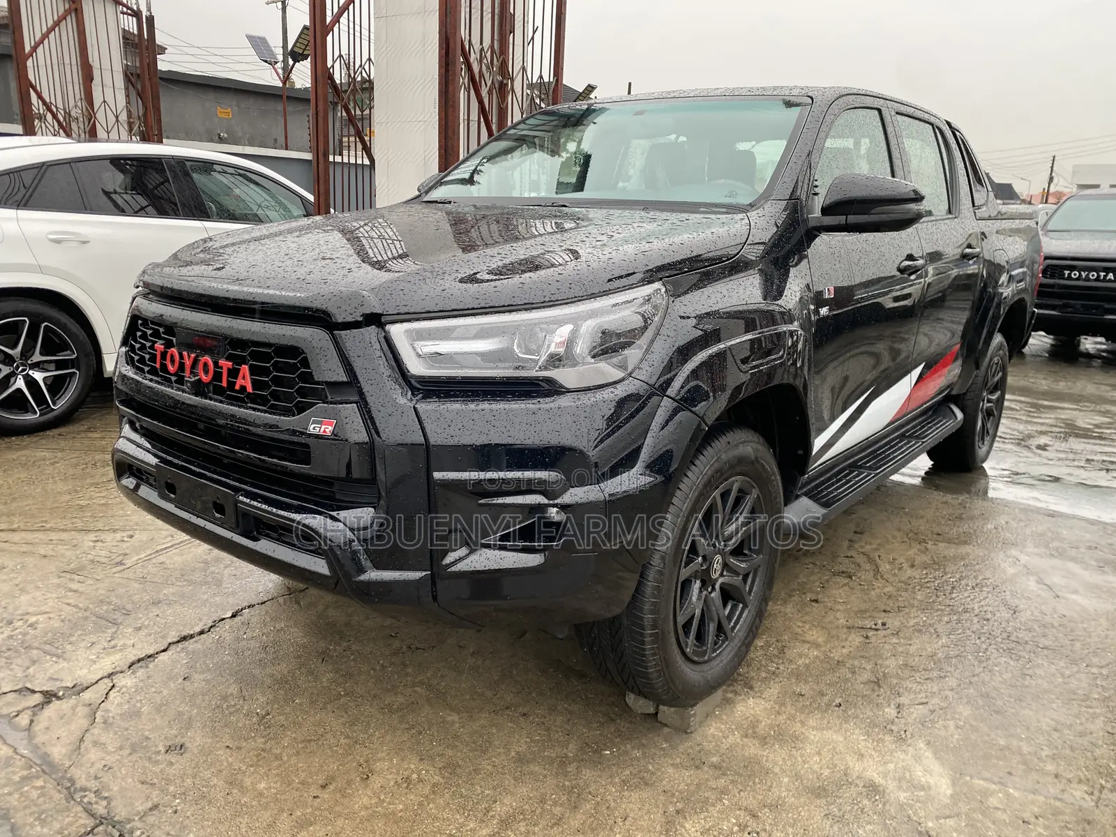 New Toyota Hilux 2022 Black